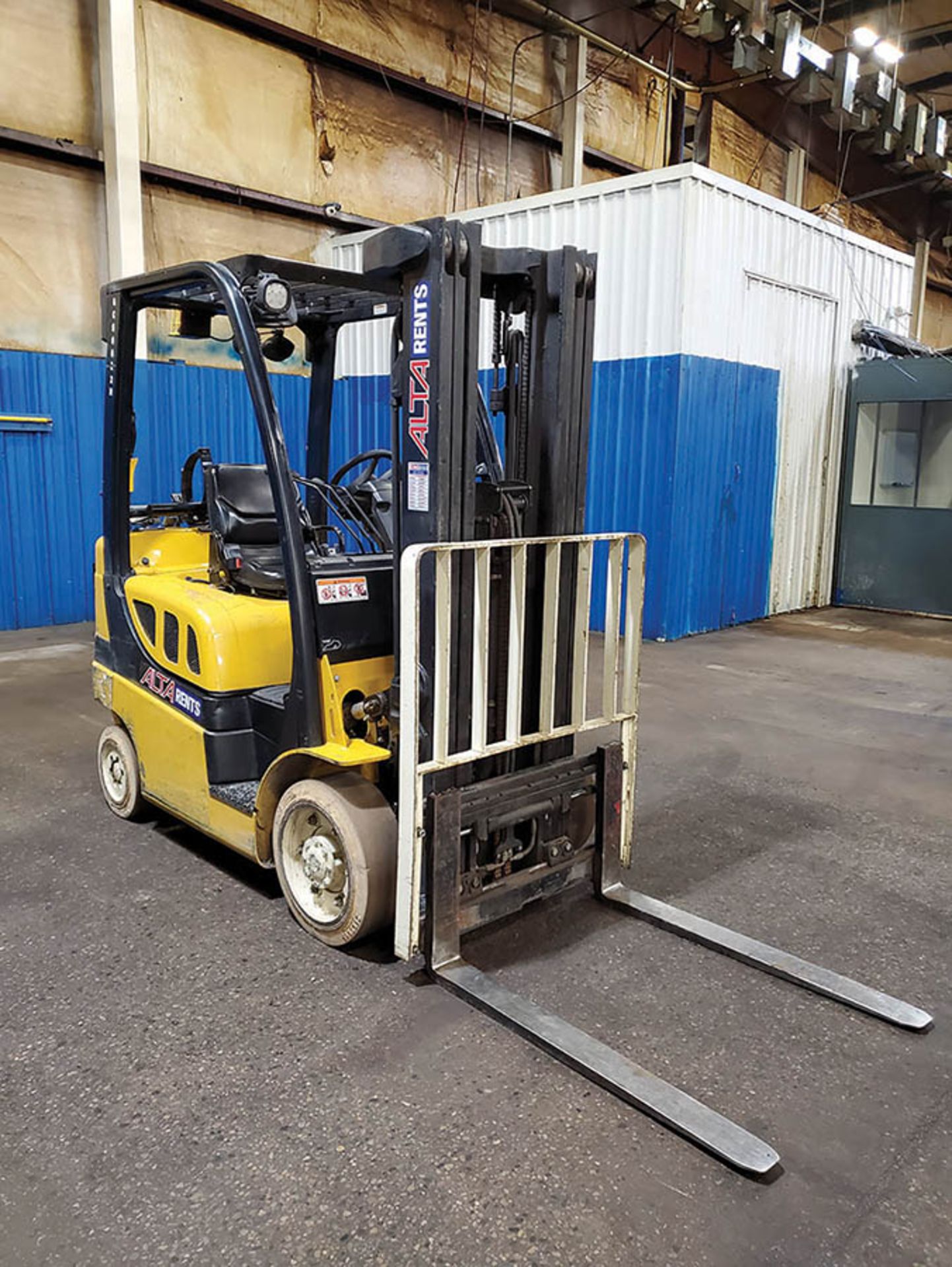 2014 YALE 5,000 LB. FORKLIFT, MODEL GLC050VXNVSE085, S/N B910V01622M, LP, SIDESHIFT, 194’’ LIFT - Image 7 of 15