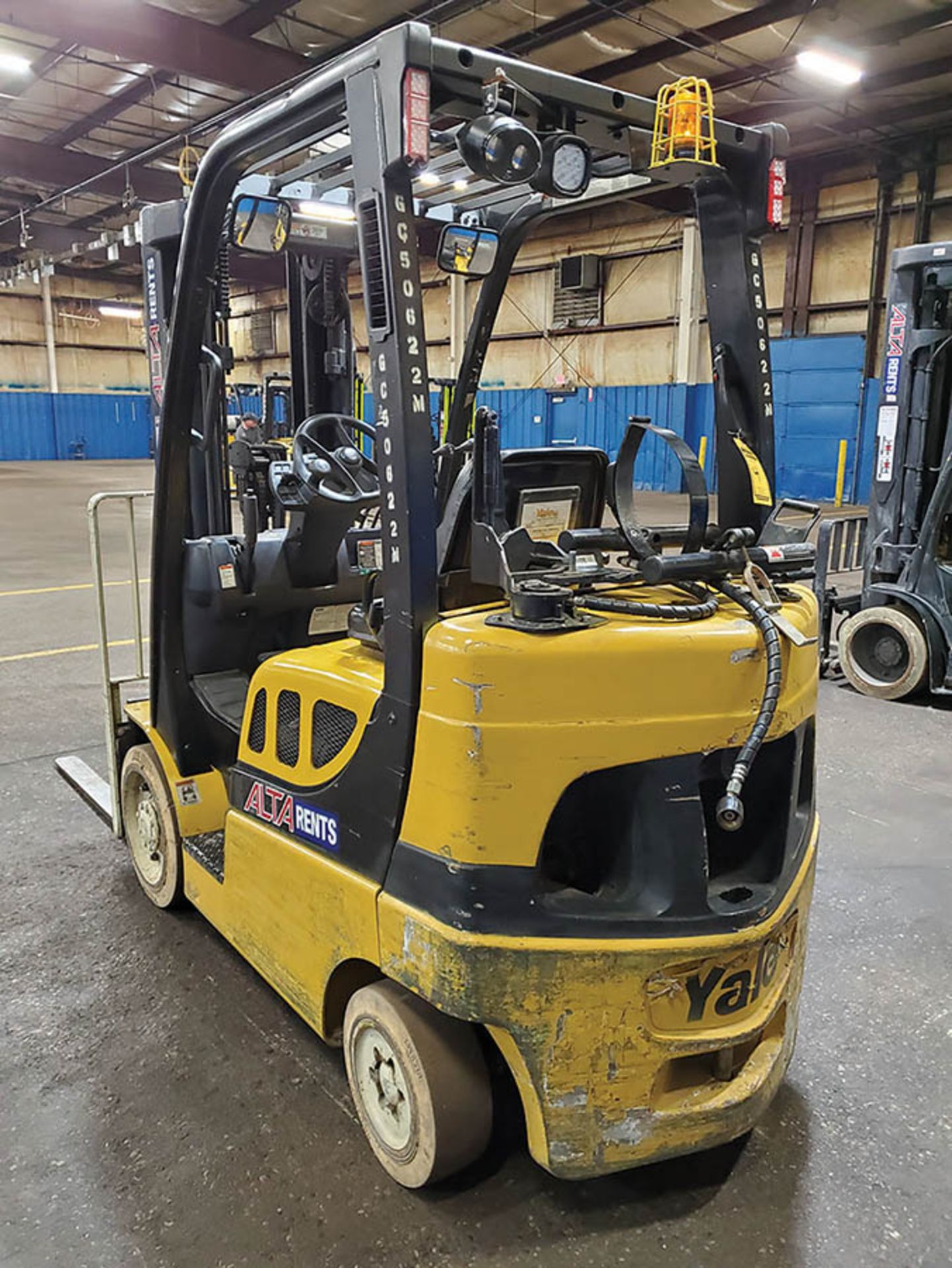 2014 YALE 5,000 LB. FORKLIFT, MODEL GLC050VXNVSE085, S/N B910V01622M, LP, SIDESHIFT, 194’’ LIFT - Image 11 of 15