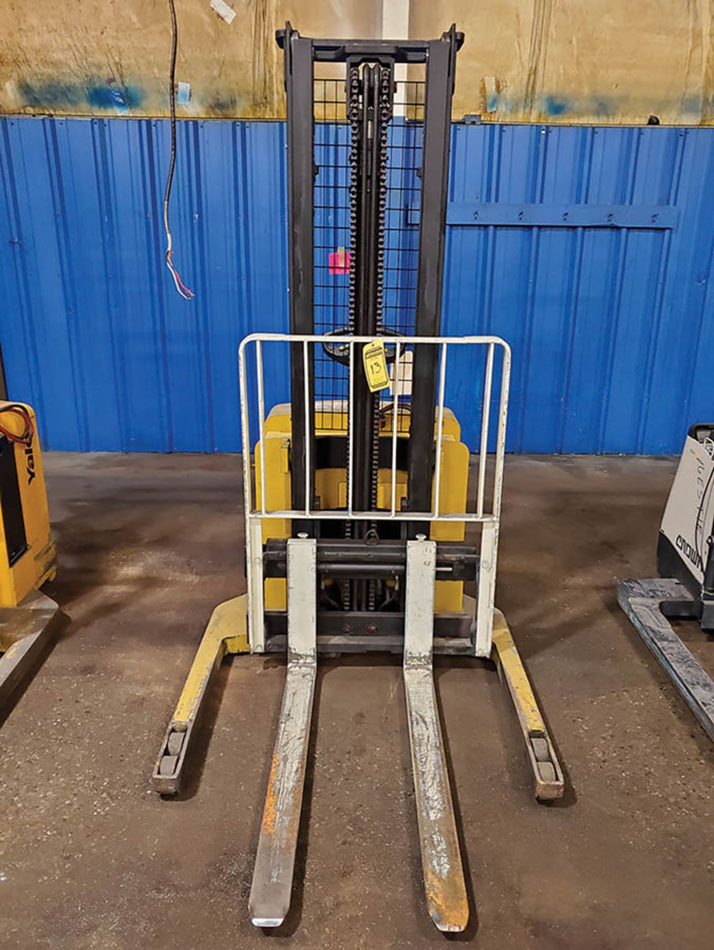 YALE 4,000 LB. ELECTRIC WALKIE STACKER, MODEL MSW040SEN24TV087, 24-VOLT, 130’’ LIFT HEIGHT, - Image 2 of 11