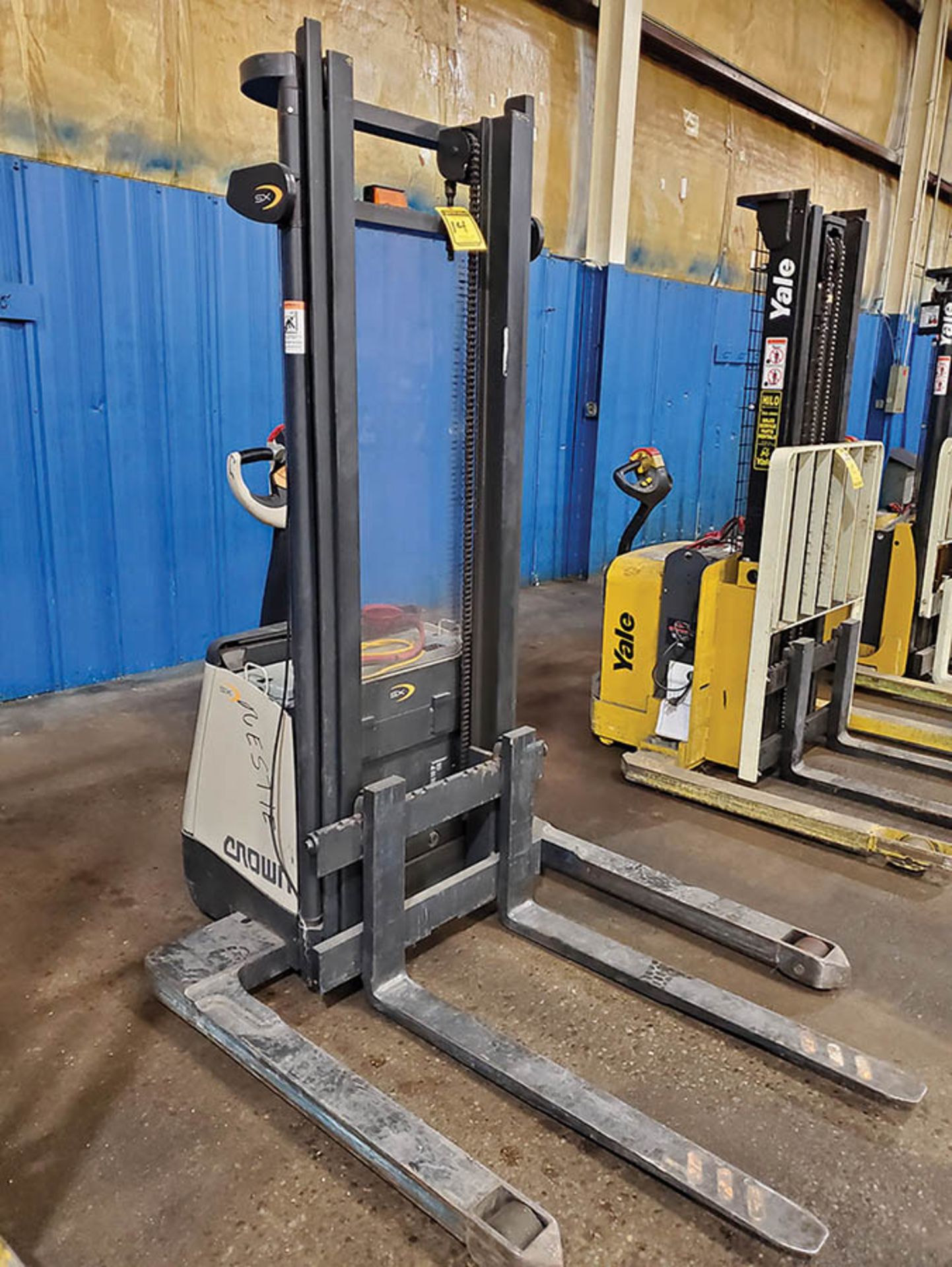 CROWN 3,000 LB. ELECTRIC WALKIE STACKER, MODEL SX3000-30, S/N 5A516776, 24-VOLT, 128’’ LIFT