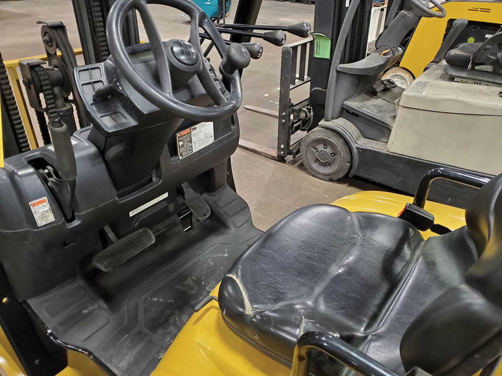 2005 YALE 5,000 LB. FORKLIFT, MODEL GLC050VXNGSE88, S/N A910V02669C, LP, SIDESHIFT, 200'' LIFT - Image 14 of 14