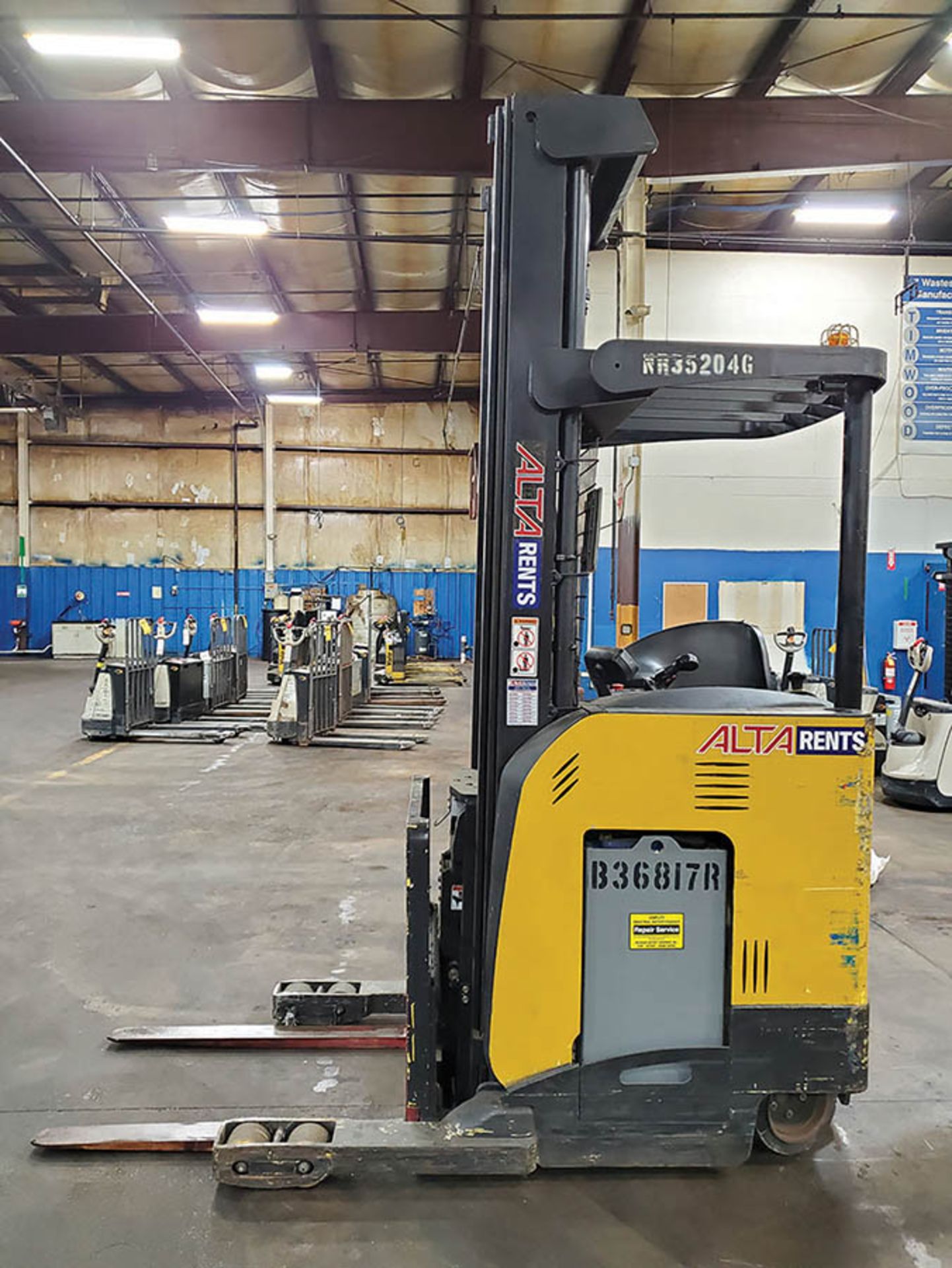 2009 HYSTER 3,500 LB. ELECTRIC NARROW AISLE REACH TRUCK, MODEL N35ZRS-16.5, 36V, RUNS & OPERATES - Image 11 of 15