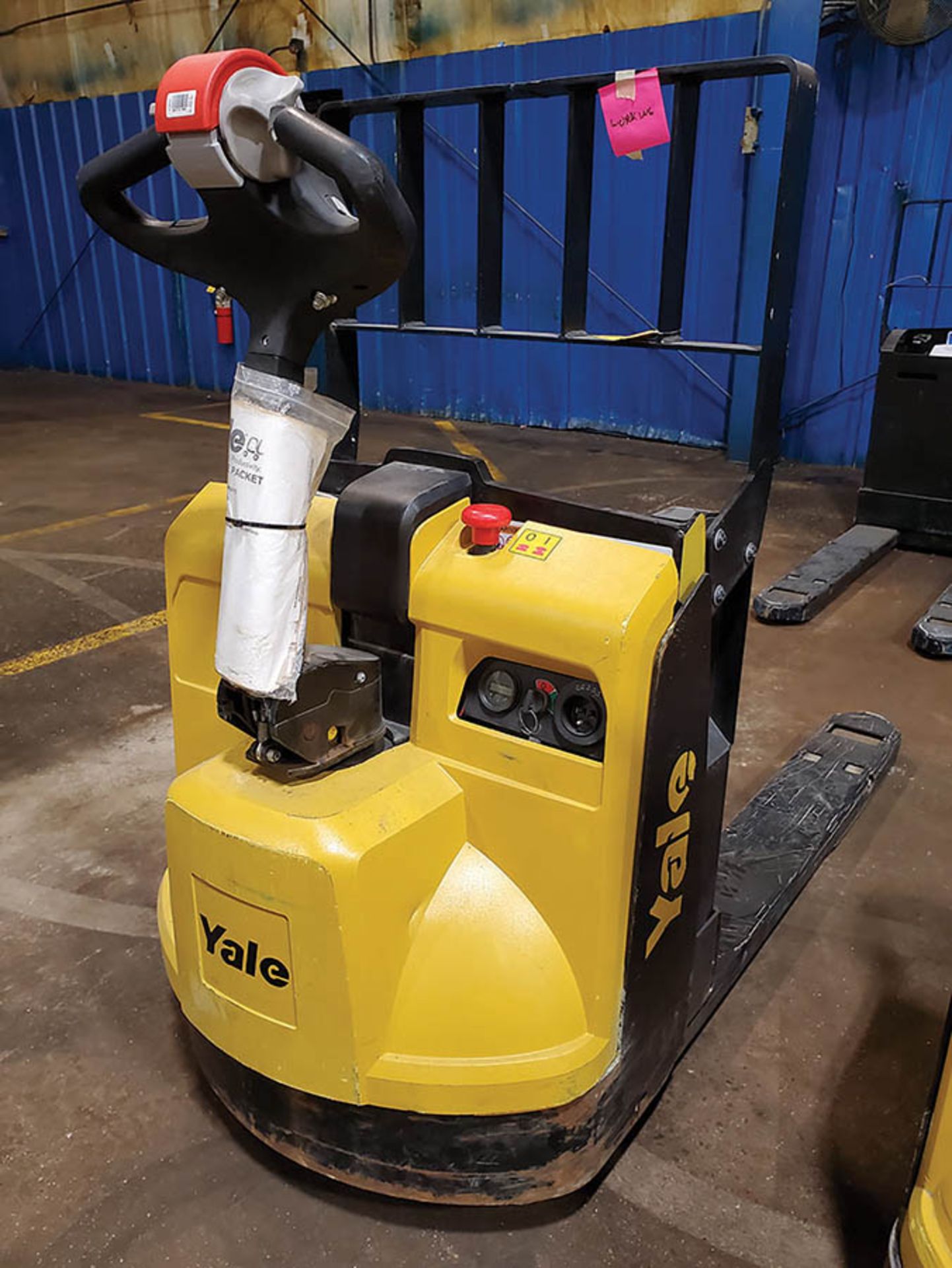 2019 YALE 4,500 LB. ELECTRIC PALLET JACK, MODEL MPB045VGN24T2646, 24-VOLT, TYPE E, 440 A.H., 46’’ - Image 9 of 10