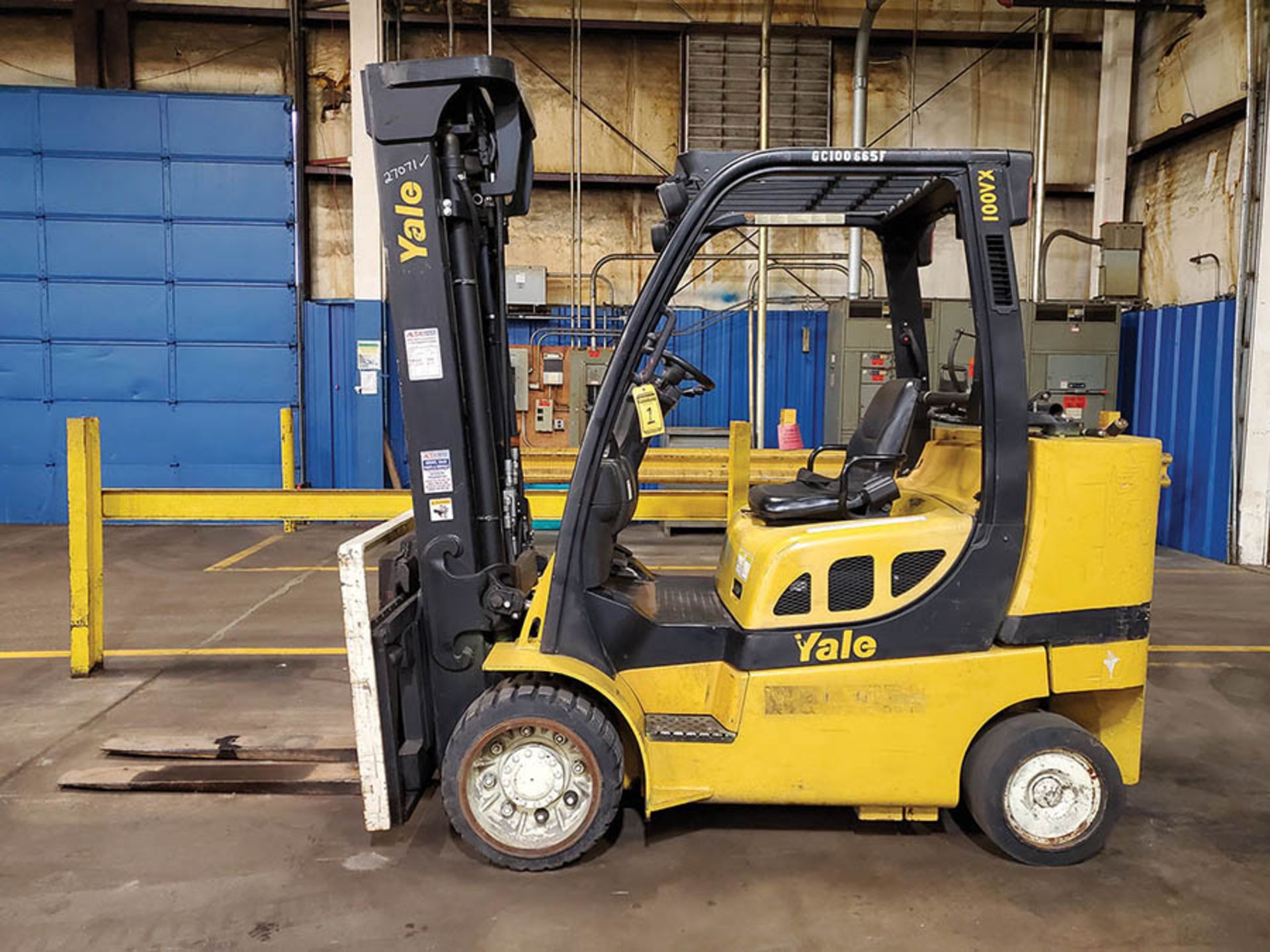 2008 YALE 10,000 LB. FORKLIFT, MODEL GLC100VXNGSE098, S/N E818V02665F ...