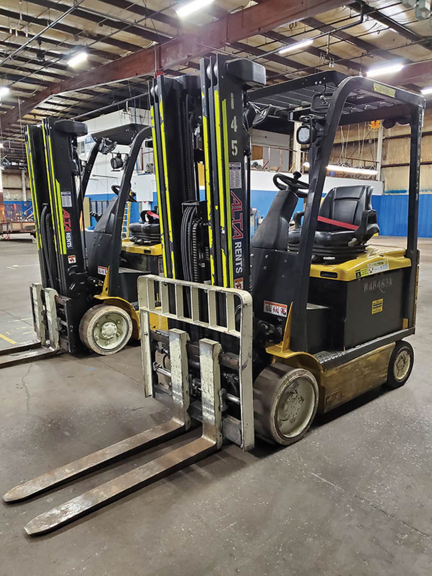 2015 YALE 6,000 LB. ELECTRIC FORKLIFT, MODEL ERC060VFN48TE088, S/N A968N12973N, 48V, SIDESHIFT, FORK - Image 6 of 14