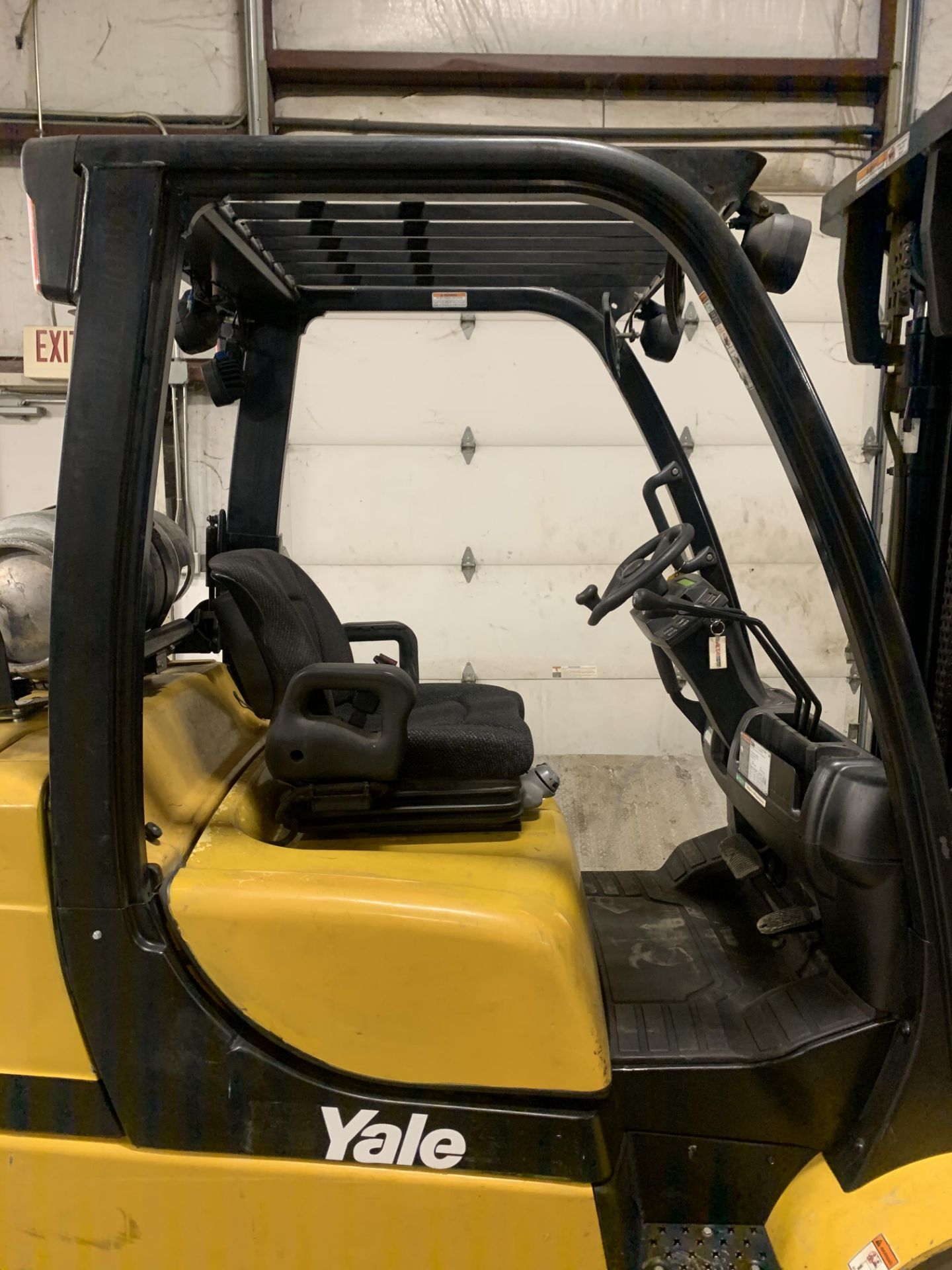 2014 HYSTER 10,000 LB. CAPACITY FORKLIFT, MODEL GLC100VXGSE092, S/N F818V02387M, LPG, SOLID TIRES, - Image 5 of 5