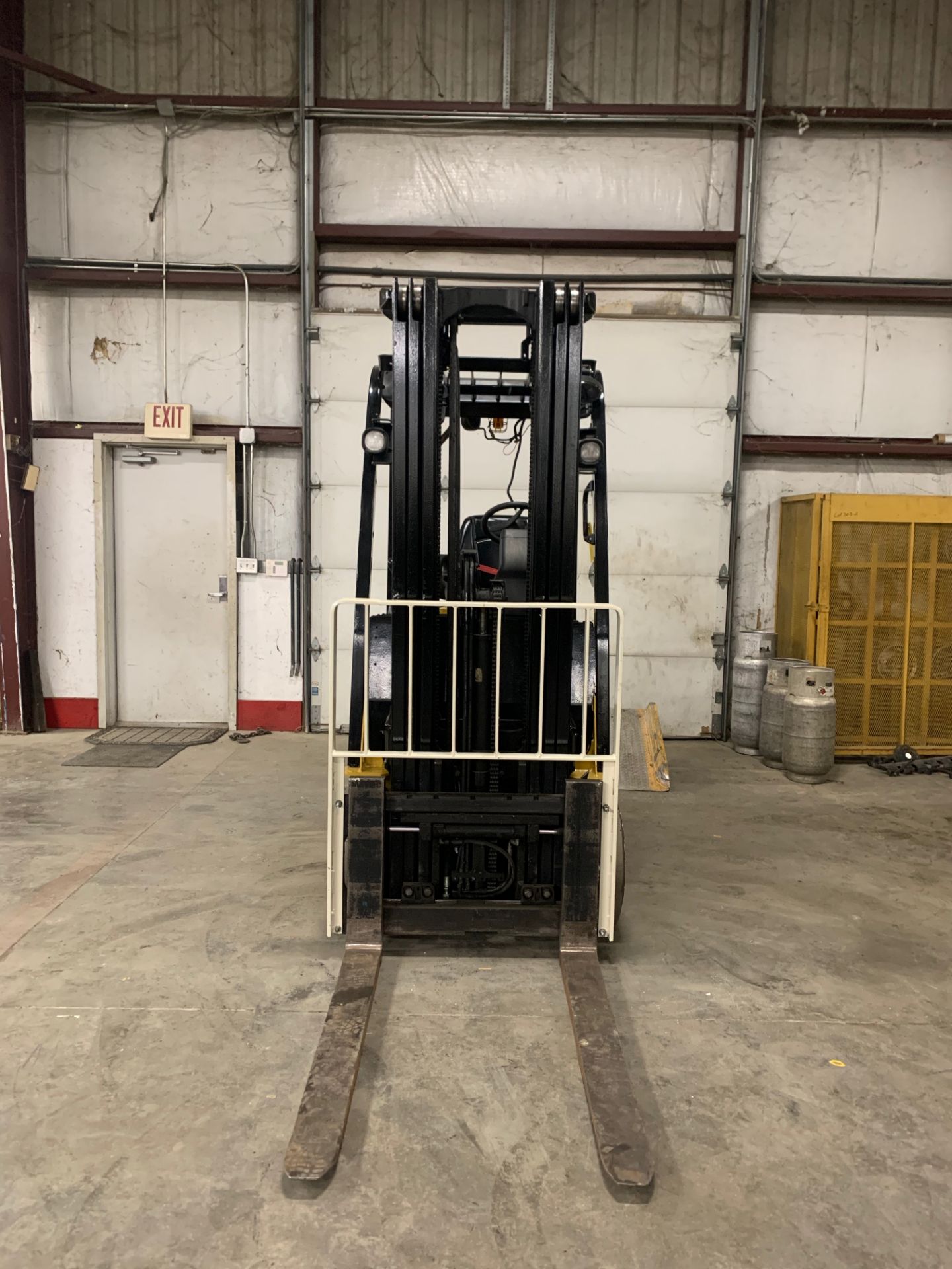 2012 YALE 6,000 LB. CAPACITY FORKLIFT, MODEL: ERC060VGN36TE094, S/N: A968N06424K, 36V, 205’’ - Image 3 of 5