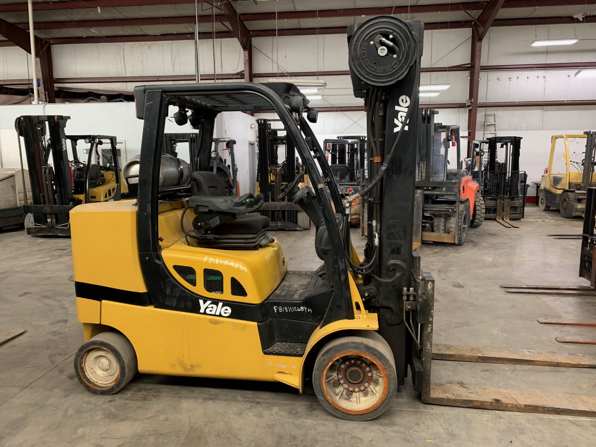 2014 YALE 12,000 LB. CAPACITY FORKLIFT, MODEL GLC120VX, S/N F818V02689M, LPG, SOLID TIRES, 3-STAGE - Image 3 of 6