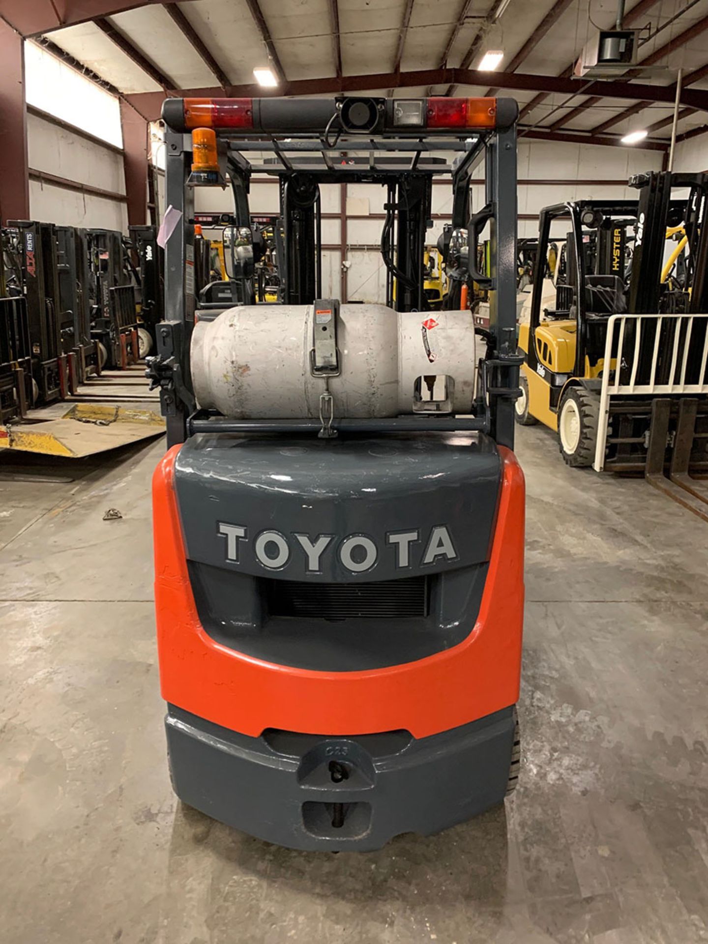 2012 TOYOTA 5,000 LB. CAPACITY FORKLIFT, MODEL: 8FGCU25, LPG, 3-STAGE, SS, RECONDITIONED BY TOYOTA - Image 3 of 10