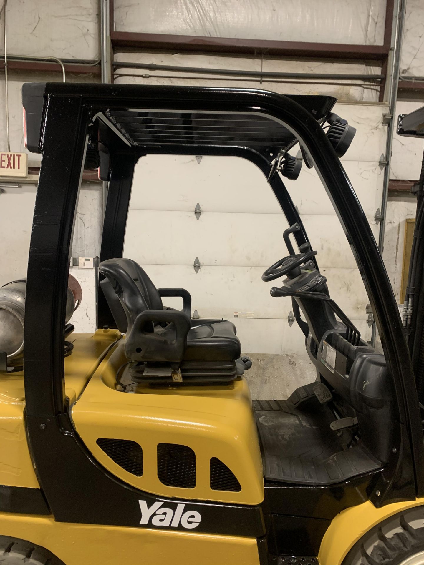 2012 YALE 6,000 LB. CAPACITY FORKLIFT, MODEL GLP060VXNVRE091, S/N B875V10430K, LPG, LEVER SHIFT - Image 5 of 5