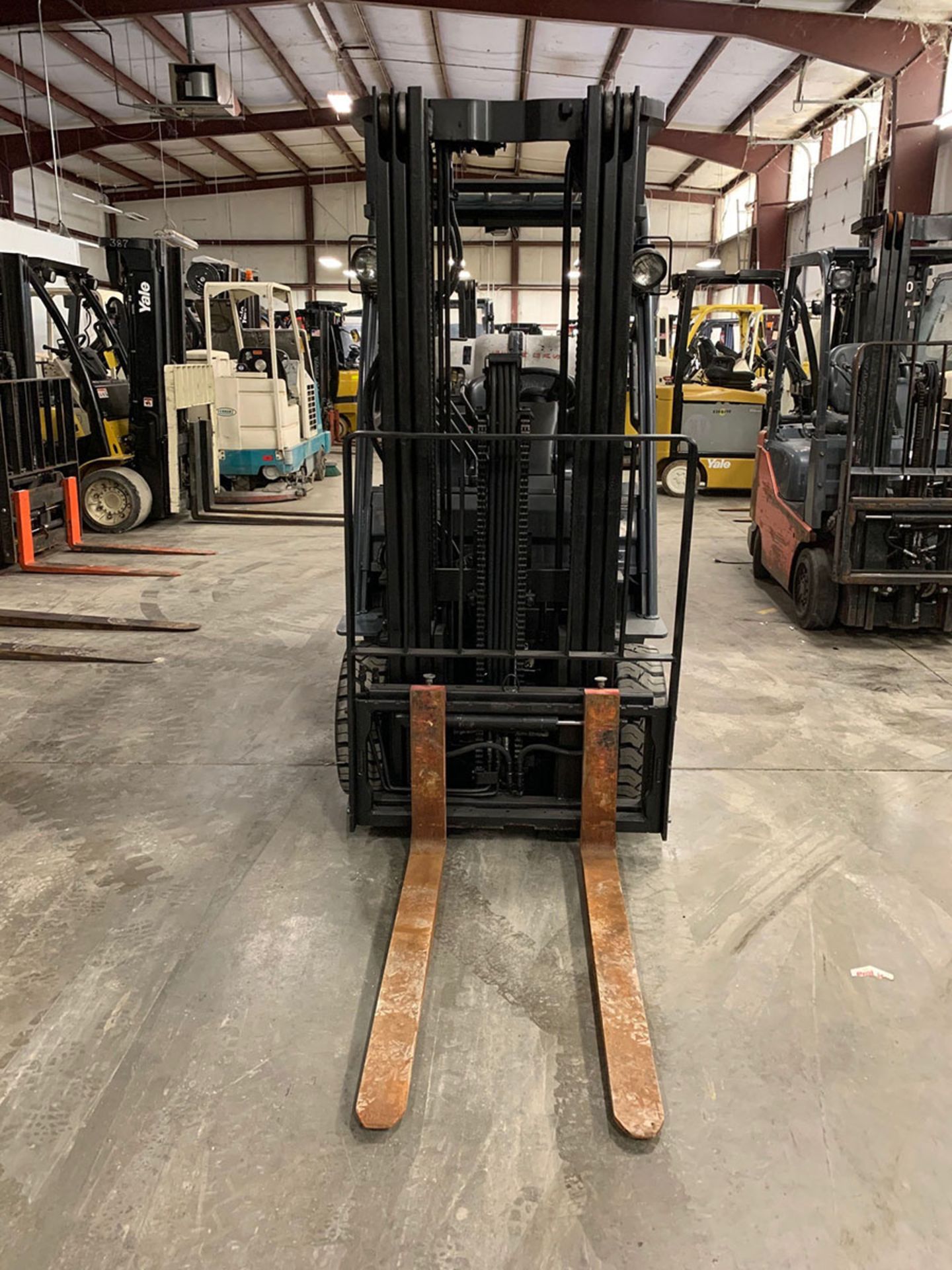 2012 TOYOTA 5,000 LB. CAPACITY FORKLIFT, MODEL: 8FGCU25, LPG, 3-STAGE, SS, RECONDITIONED BY TOYOTA - Image 4 of 10