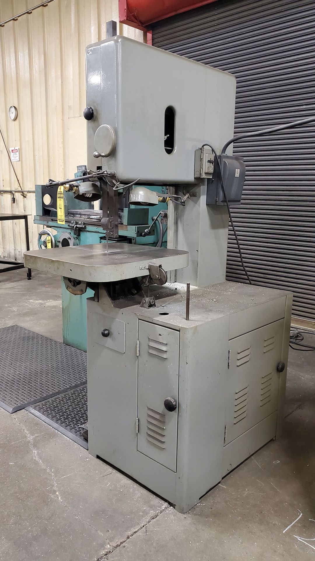 GROB VERTICAL BANDSAW, MODEL NS1, S/N 5698, BAND WELDER,  2' X 2' CONTOUR TABLE, 18’’ THROAT, - Image 6 of 15