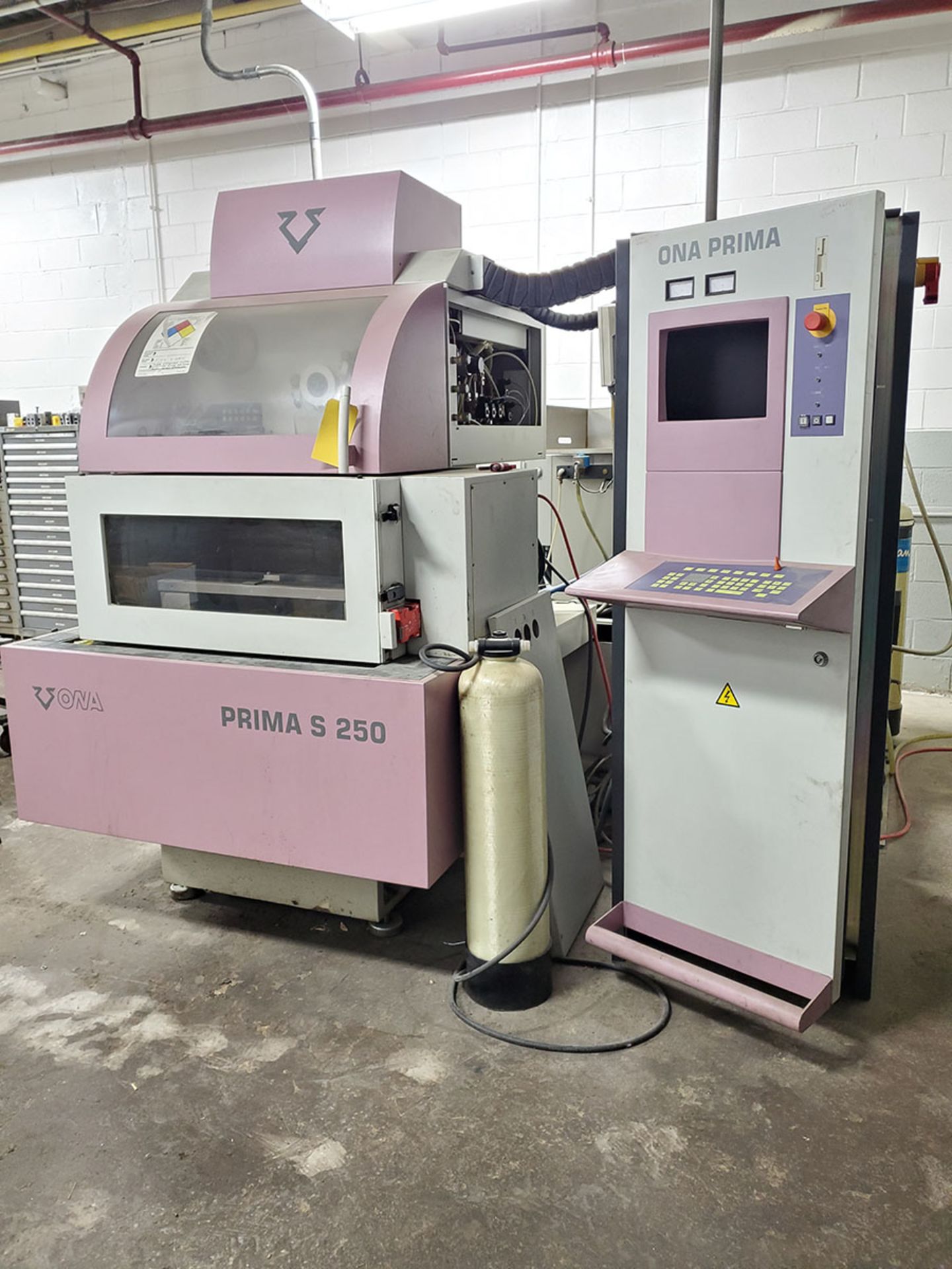 ONA PRIMA S250 EDM MACHINE, S/N 990316, FILTRATION SYSTEM, WIRE EDM, NEW UPGRADED SOFTWARE, GLASS - Image 22 of 26