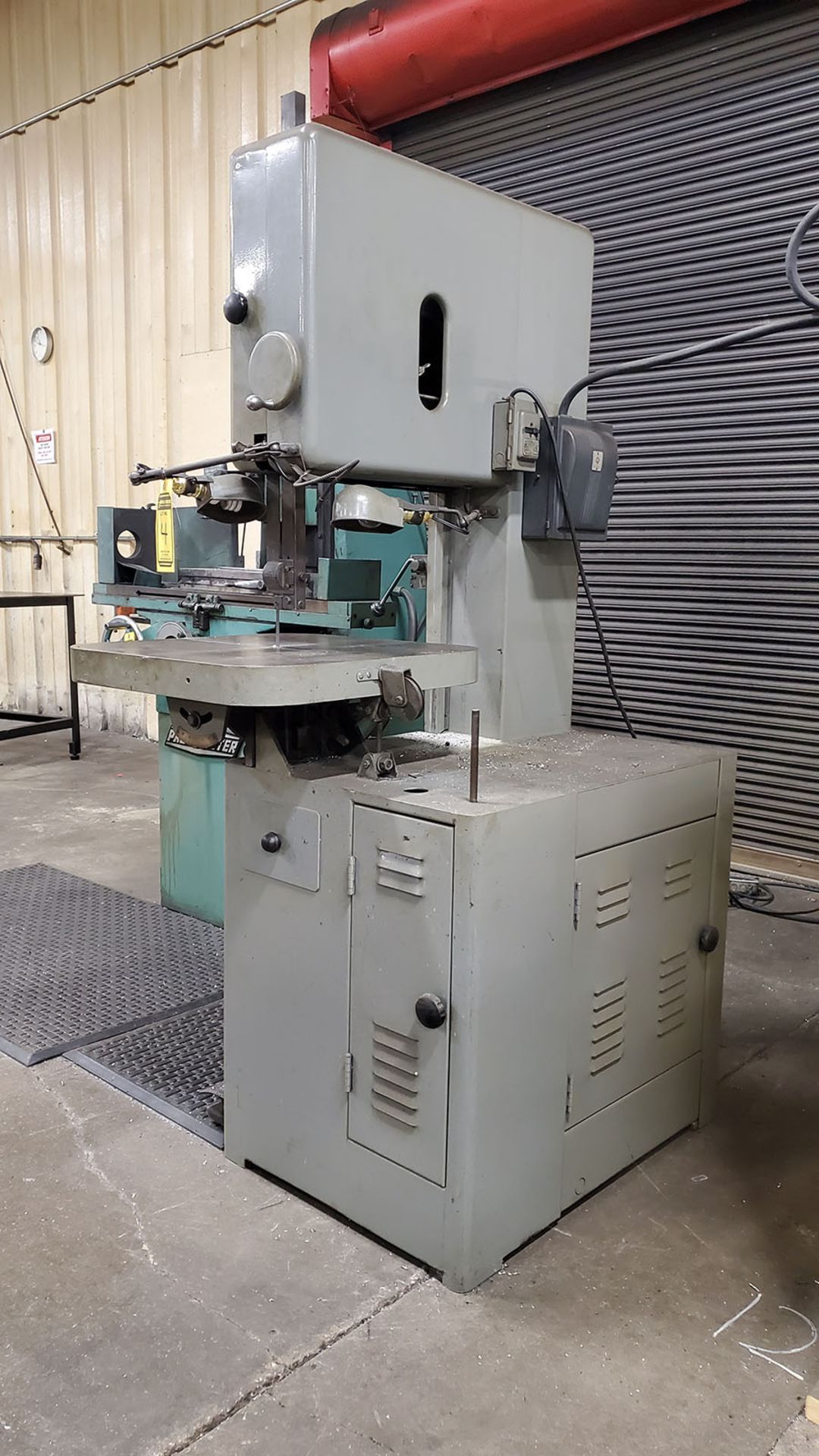 GROB VERTICAL BANDSAW, MODEL NS1, S/N 5698, BAND WELDER,  2' X 2' CONTOUR TABLE, 18’’ THROAT, - Image 7 of 15