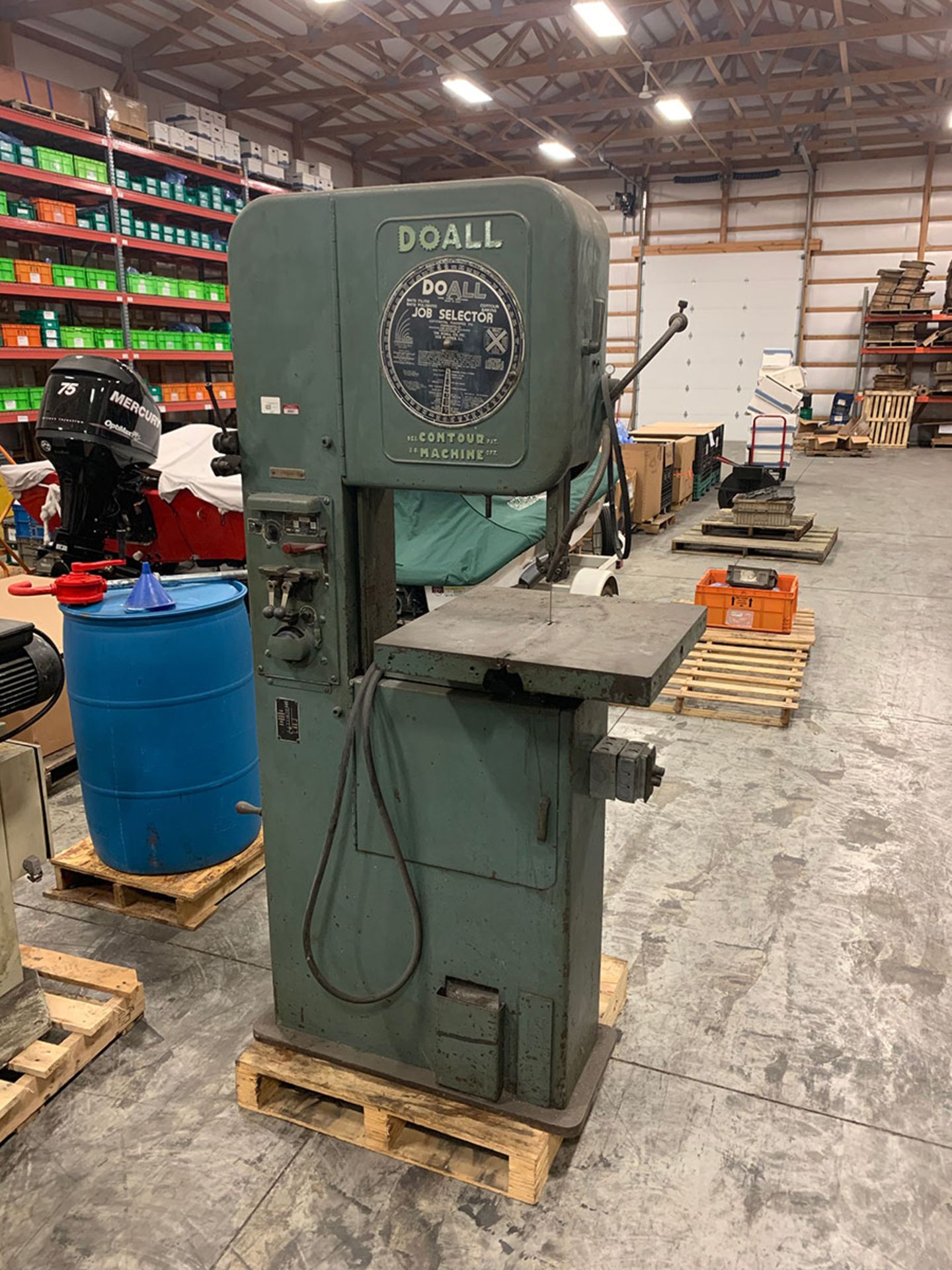 DOALL BANDSAW; MODEL DBW-1A, SIDE BLADE WELDER ***LOCATED AT 4570 PROGRESS DRIVE, COLUMBUS IN