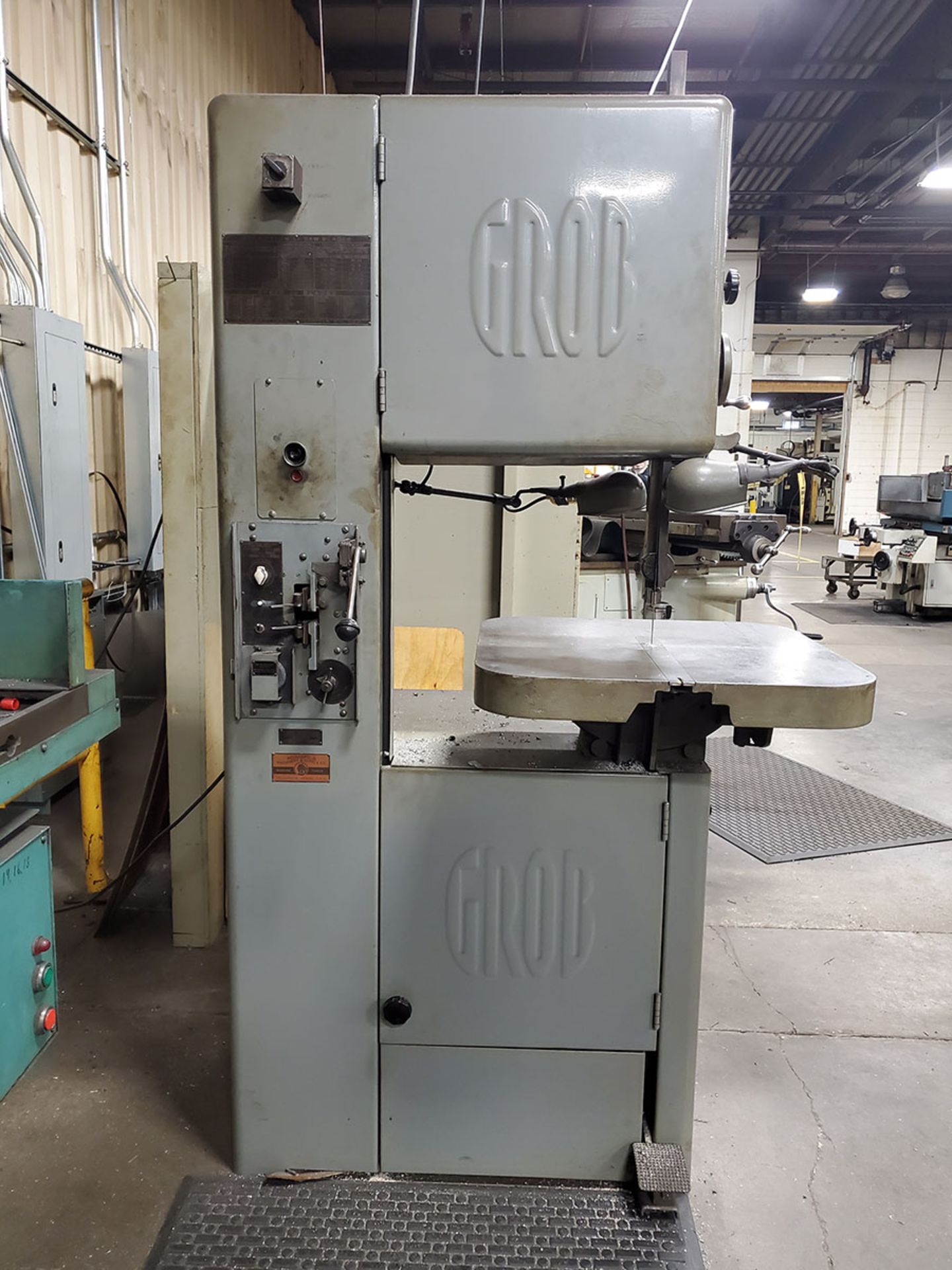 GROB VERTICAL BANDSAW, MODEL NS1, S/N 5698, BAND WELDER,  2' X 2' CONTOUR TABLE, 18’’ THROAT, - Image 13 of 15