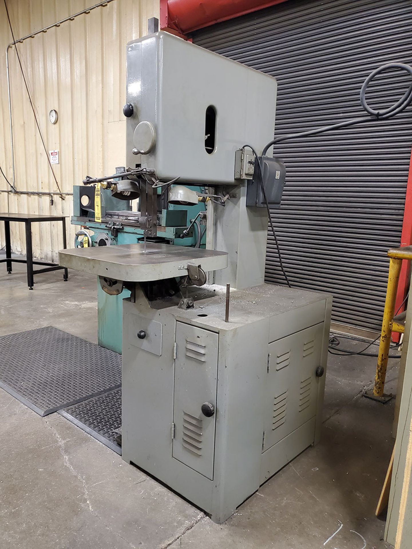 GROB VERTICAL BANDSAW, MODEL NS1, S/N 5698, BAND WELDER,  2' X 2' CONTOUR TABLE, 18’’ THROAT, - Image 10 of 15