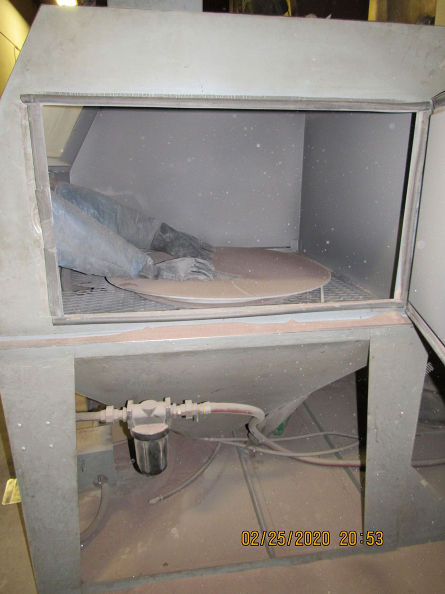 48'' X 48'' X 30'' SANDBLASTER & RECLAIM UNIT - Image 2 of 6