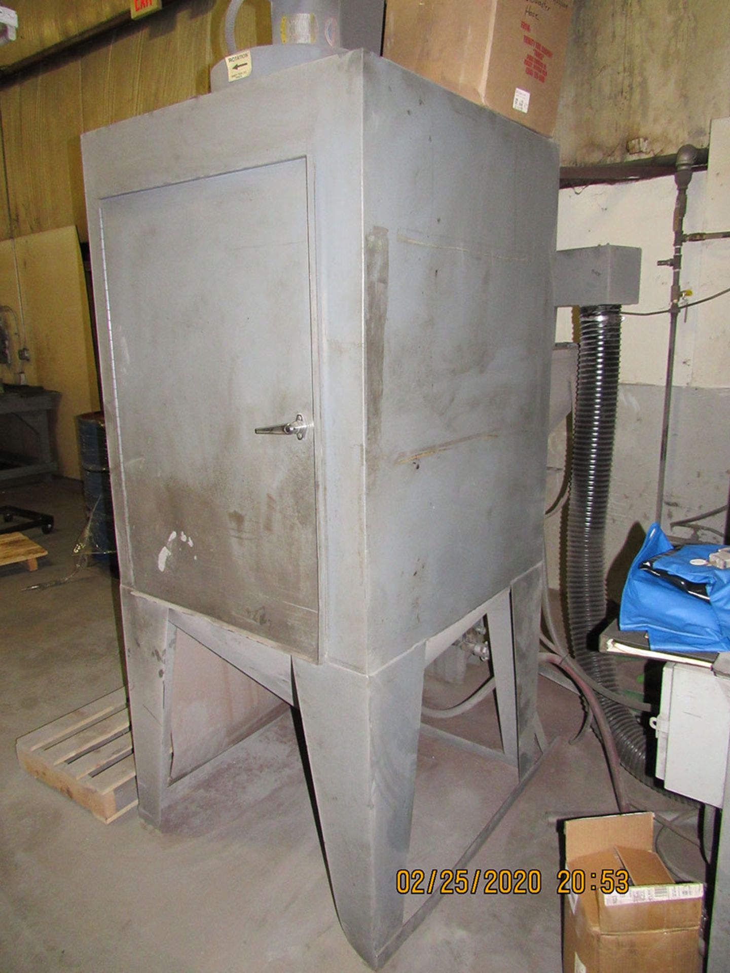 48'' X 48'' X 30'' SANDBLASTER & RECLAIM UNIT - Image 4 of 6