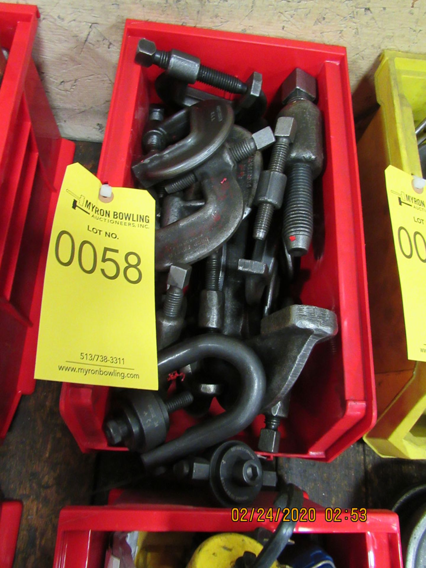 LOT OF ASSORTED SIZE CLAMPS