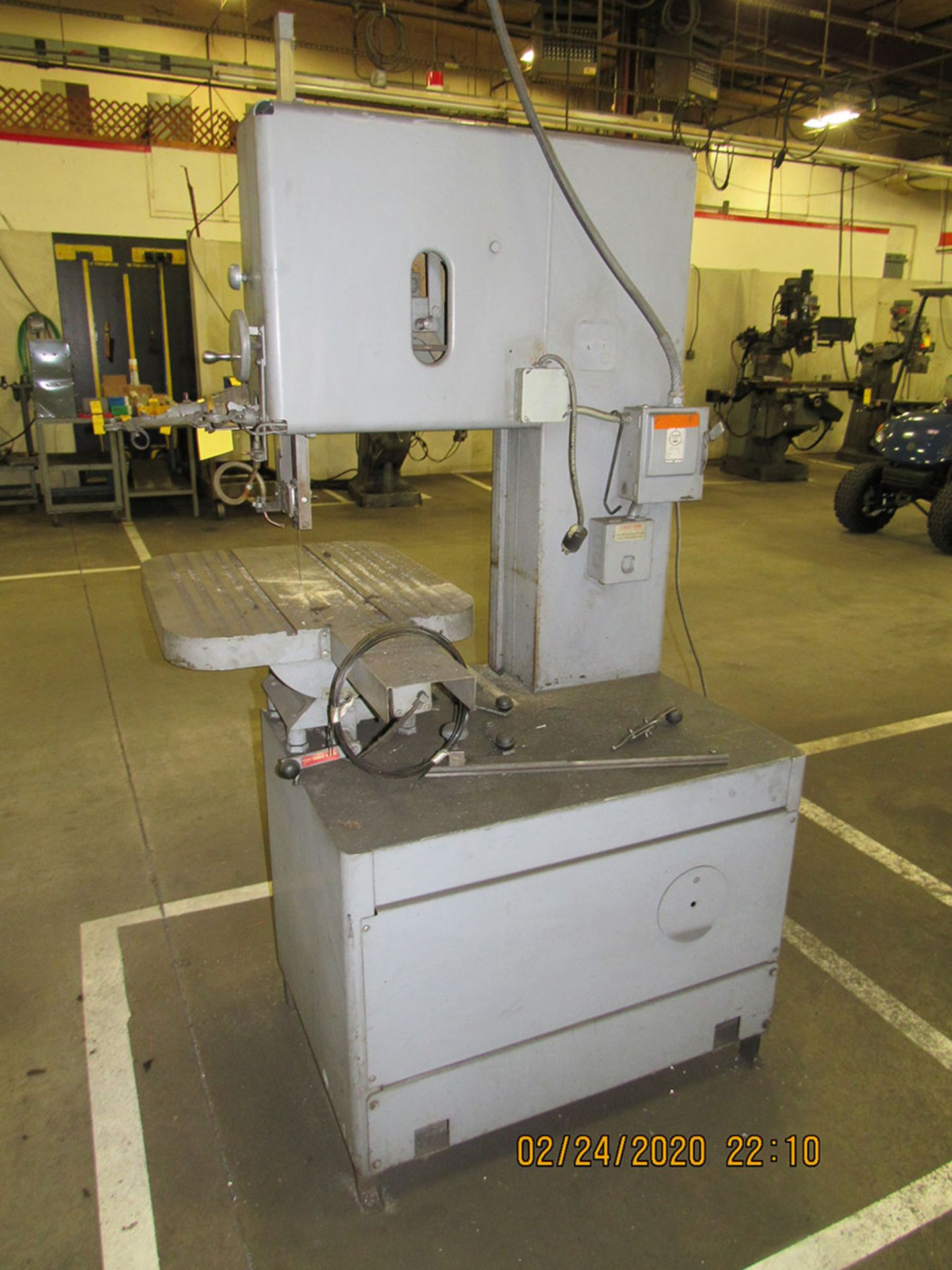 SATTERLEE CO. 18'' VERTICAL BAND SAW; TYPE 4V-18, S/N 1310, YEAR 1972 - Image 2 of 2