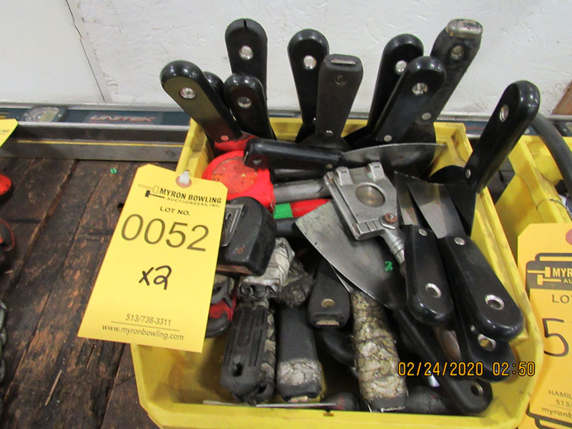 LOT OF ASSORTED TOOLS