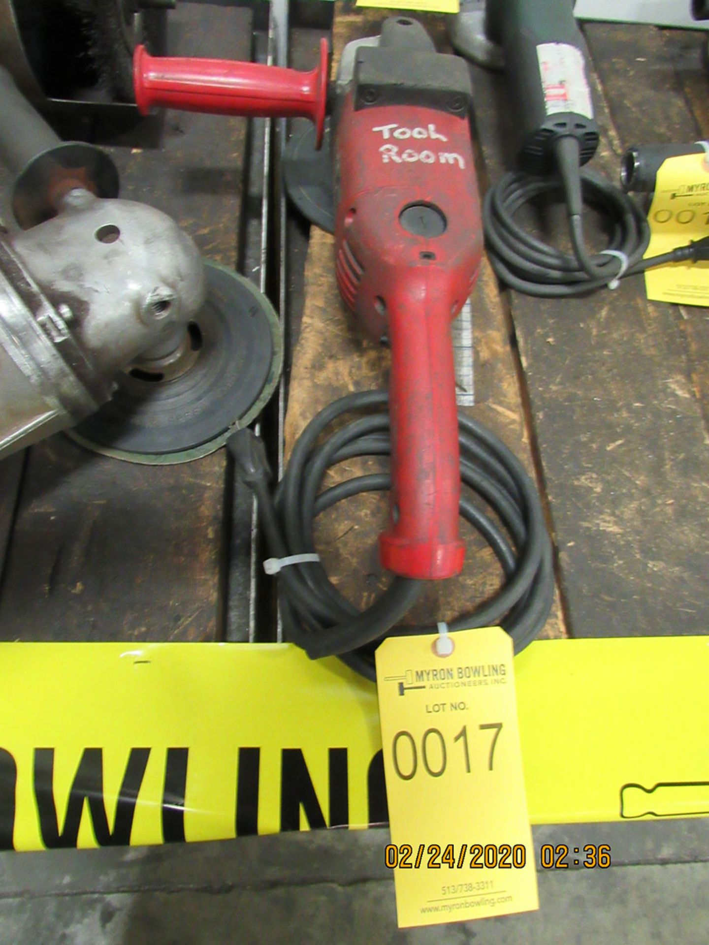 MILWAUKEE 9'' ANGLE GRINDER