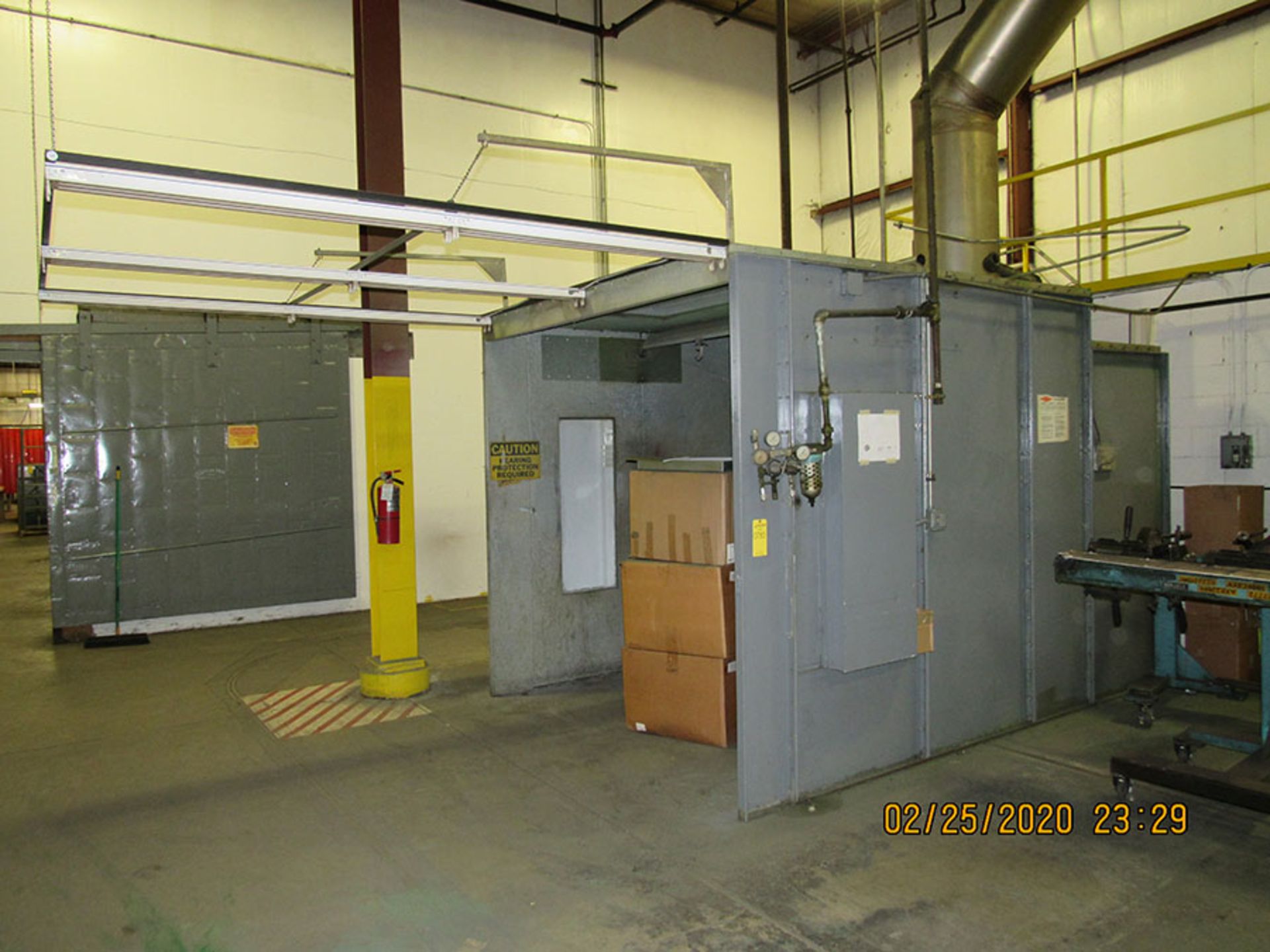 DEVILBISS PRO CLEAN PAINT ARRESTOR SPRAY BOOTH; 8' W X 9' D WITH FILTER & EXHAUST SYSTEM BEHIND - Image 5 of 5