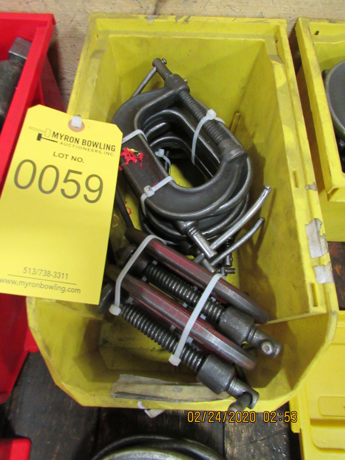 LOT OF ASSORTED SIZE CLAMPS