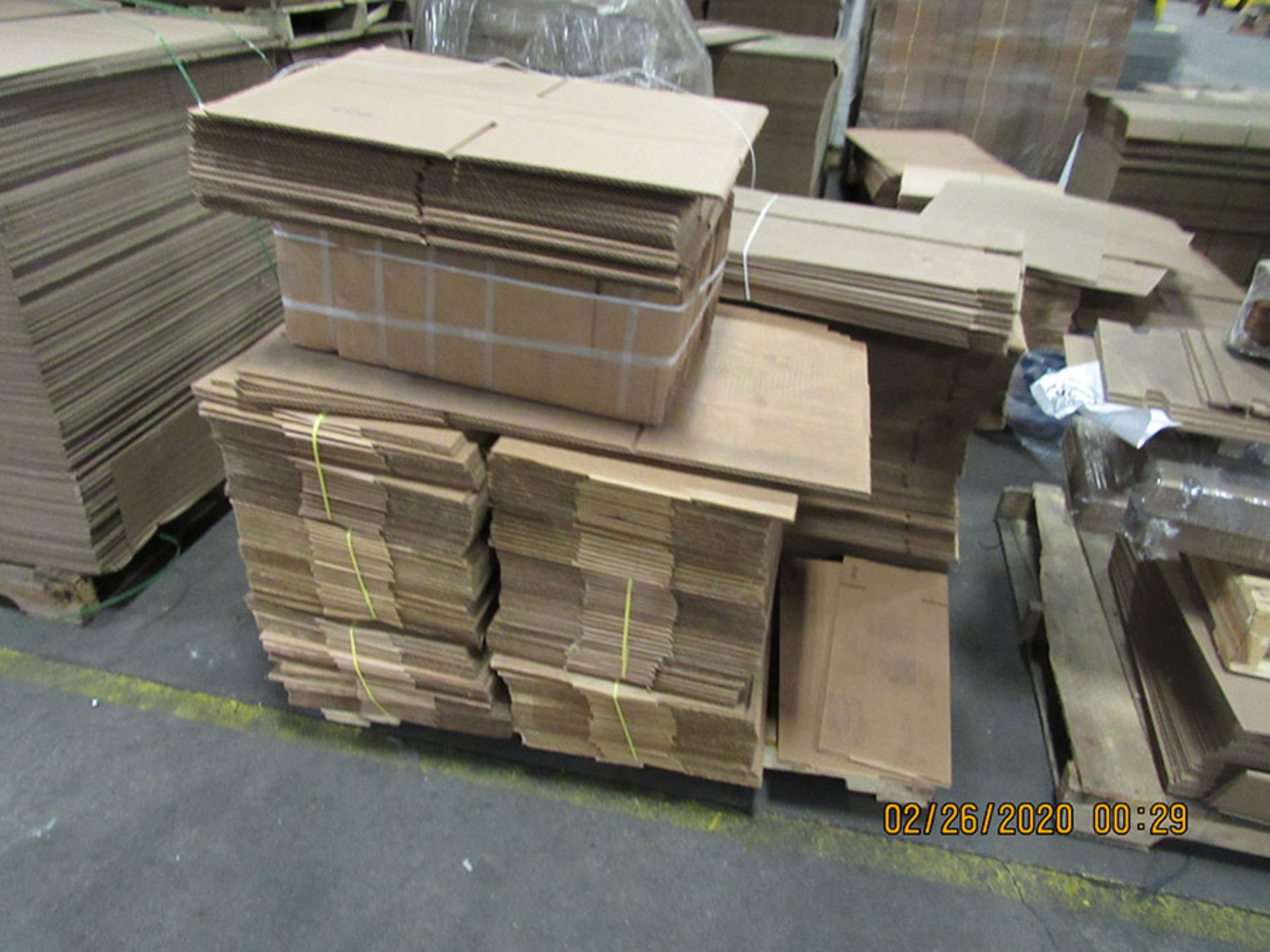 LOT OF ASSORTED SIZE BOXES & SHIPPING MATERIAL - Image 4 of 11