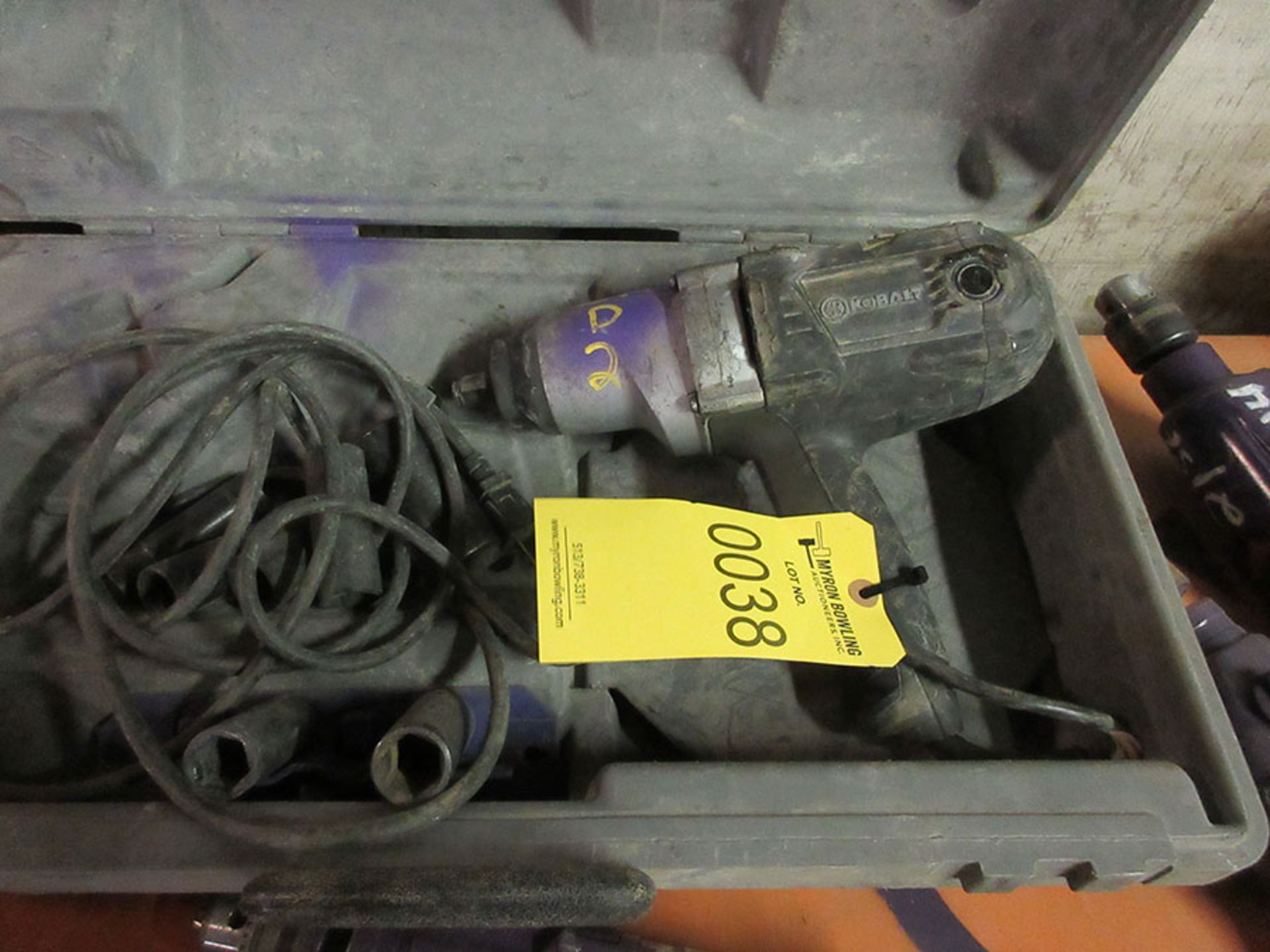 KOBALT ELECTRIC 1/2'' IMPACT WRENCH WITH CASE; S/N 1114