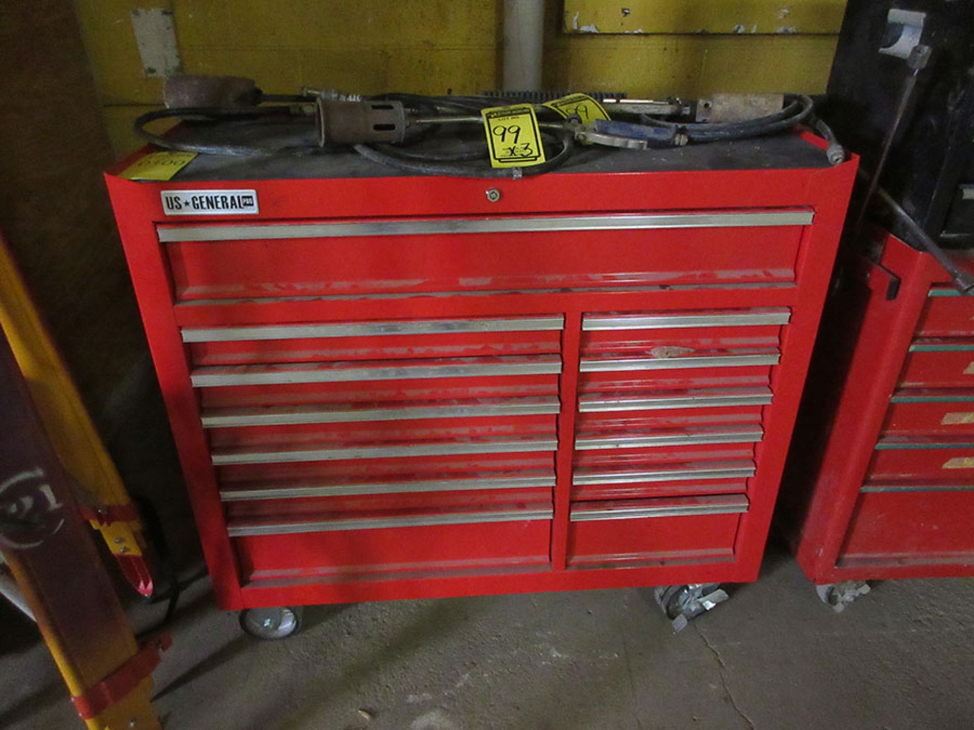 US GENERAL 13-DRAWER TOOL CHEST WITH CONTENTS