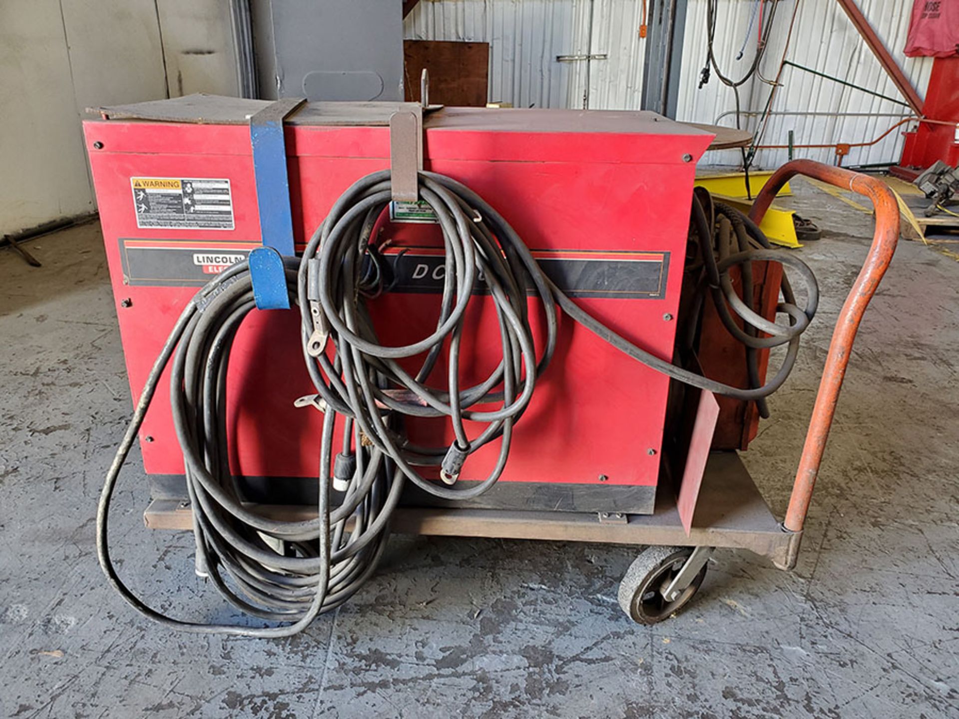 LINCOLN DC-600 ARC WELDER ON CART WITH VOLTAGE REGULATOR - Image 5 of 6