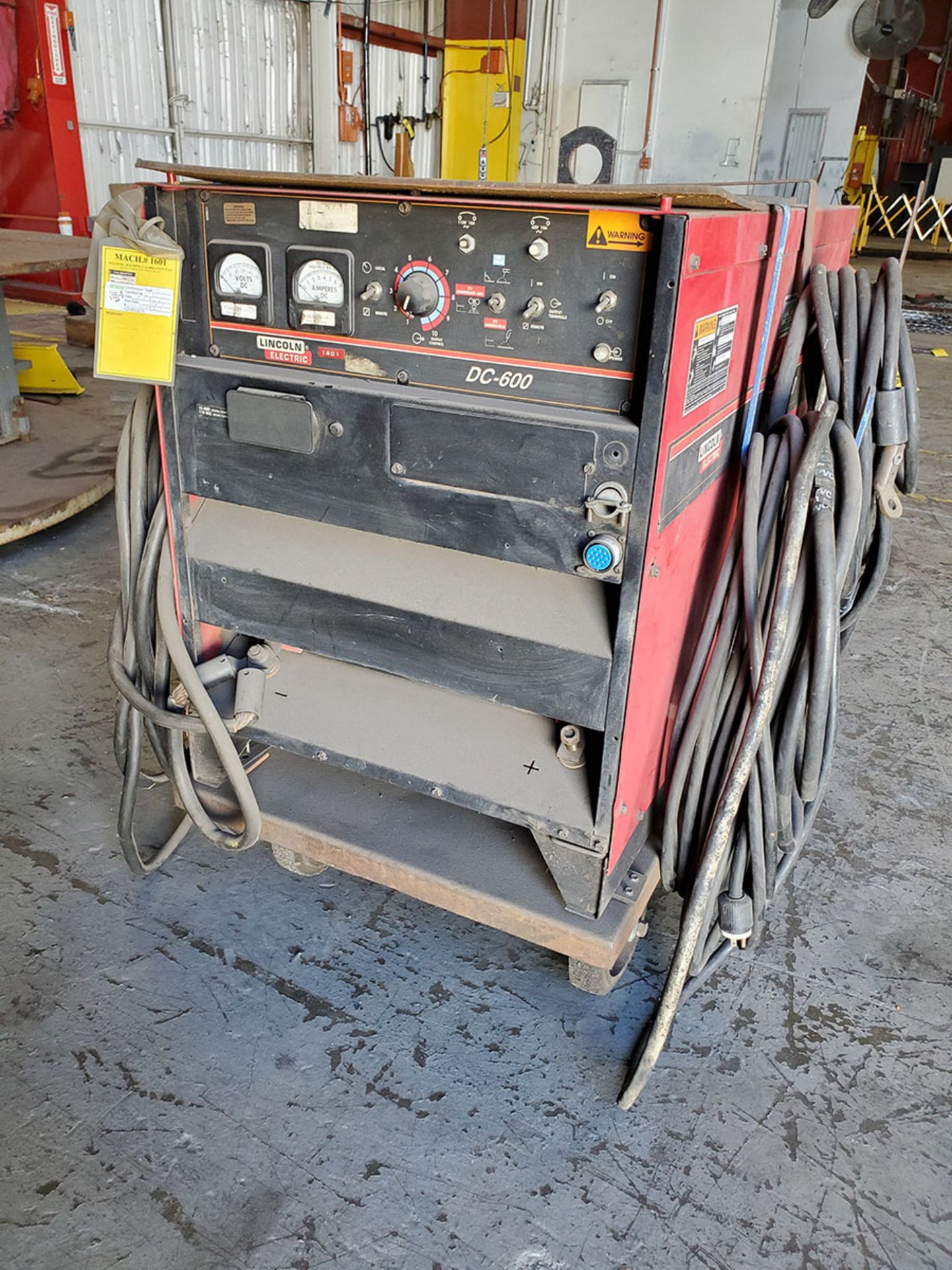 LINCOLN DC-600 ARC WELDER ON CART WITH VOLTAGE REGULATOR - Image 2 of 6