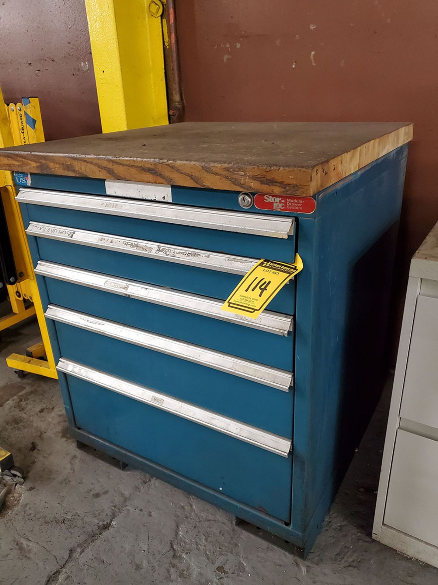 6-DRAWER MODULAR TOOL CABINET UNDER BUTCHER BLOCK BENCH & 5-DRAWER STOR-LOCK MODULAR TOOL CABINET - Image 2 of 4