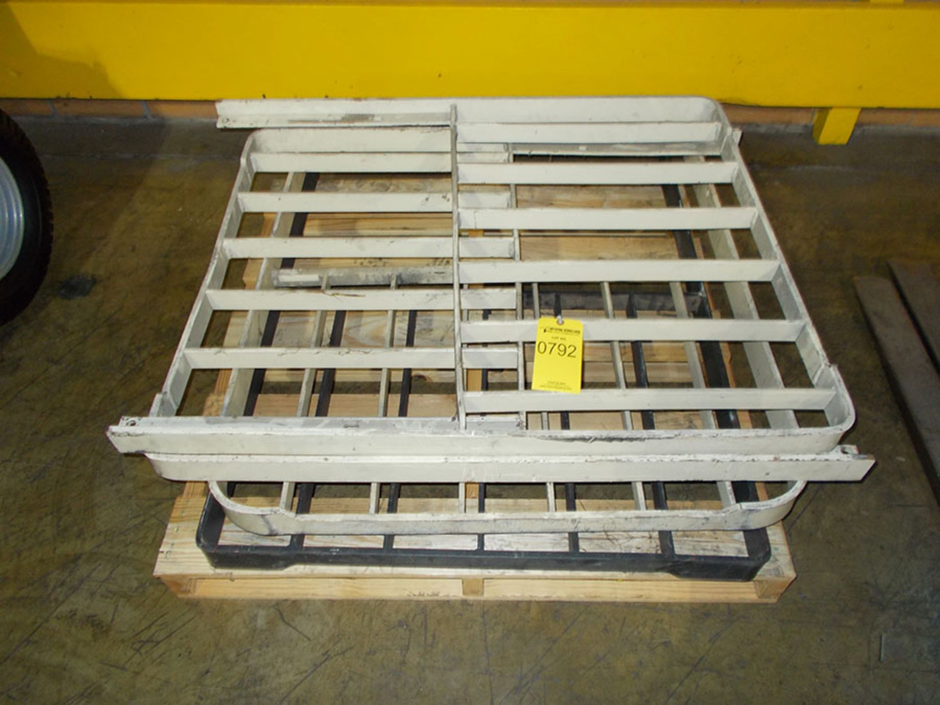 (4) SAFETY GUARDS FOR FORKLIFTS