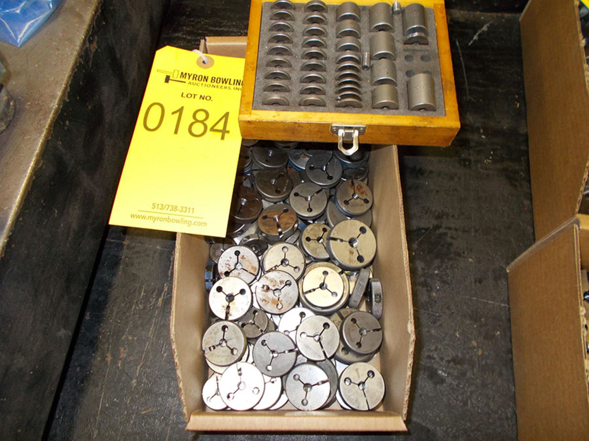 BOX OF MALE THREAD TESTERS