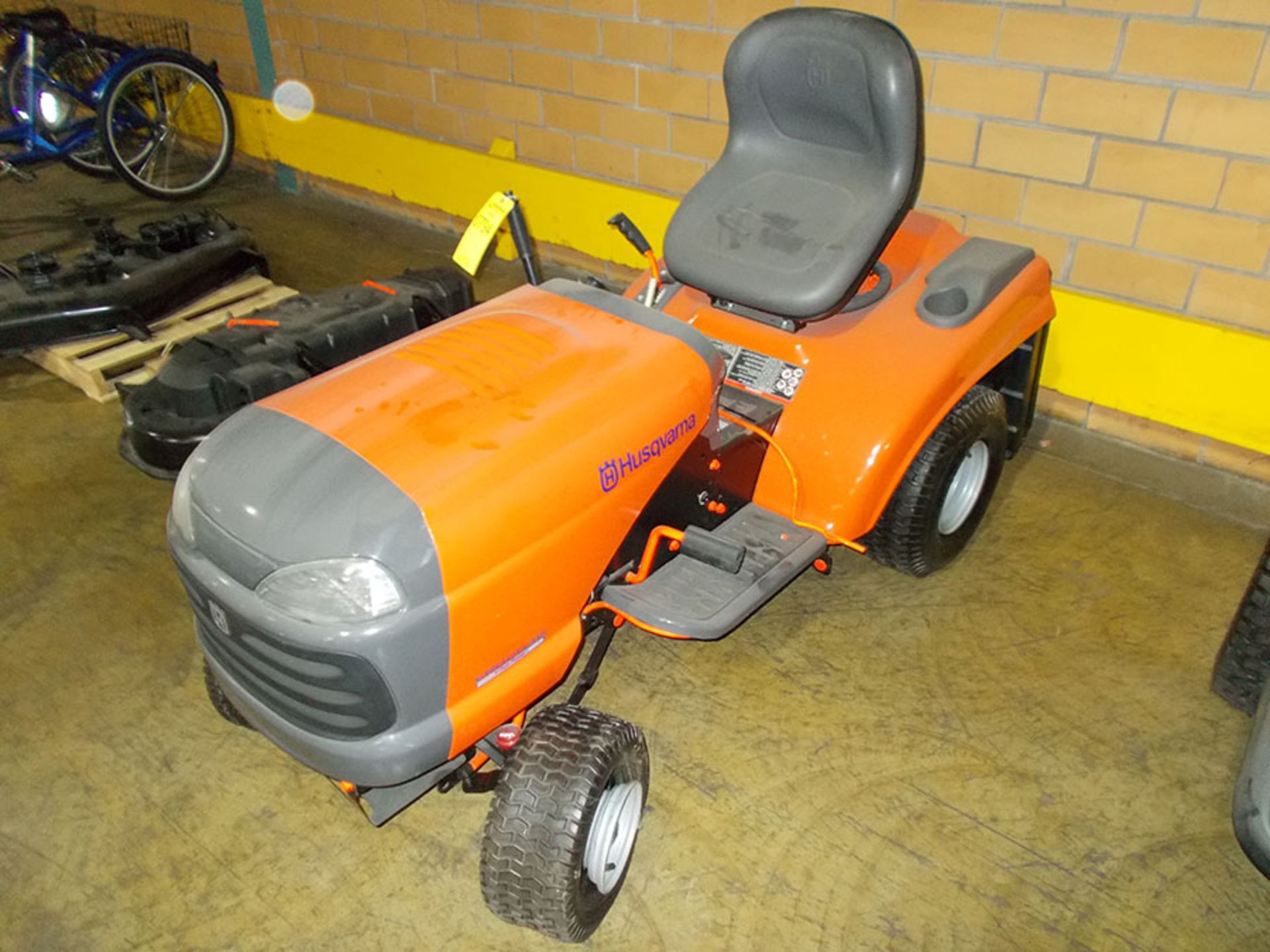 HUSQVARNA RIDING LAWNMOWER (OUT OF SERVICE) - Image 2 of 2