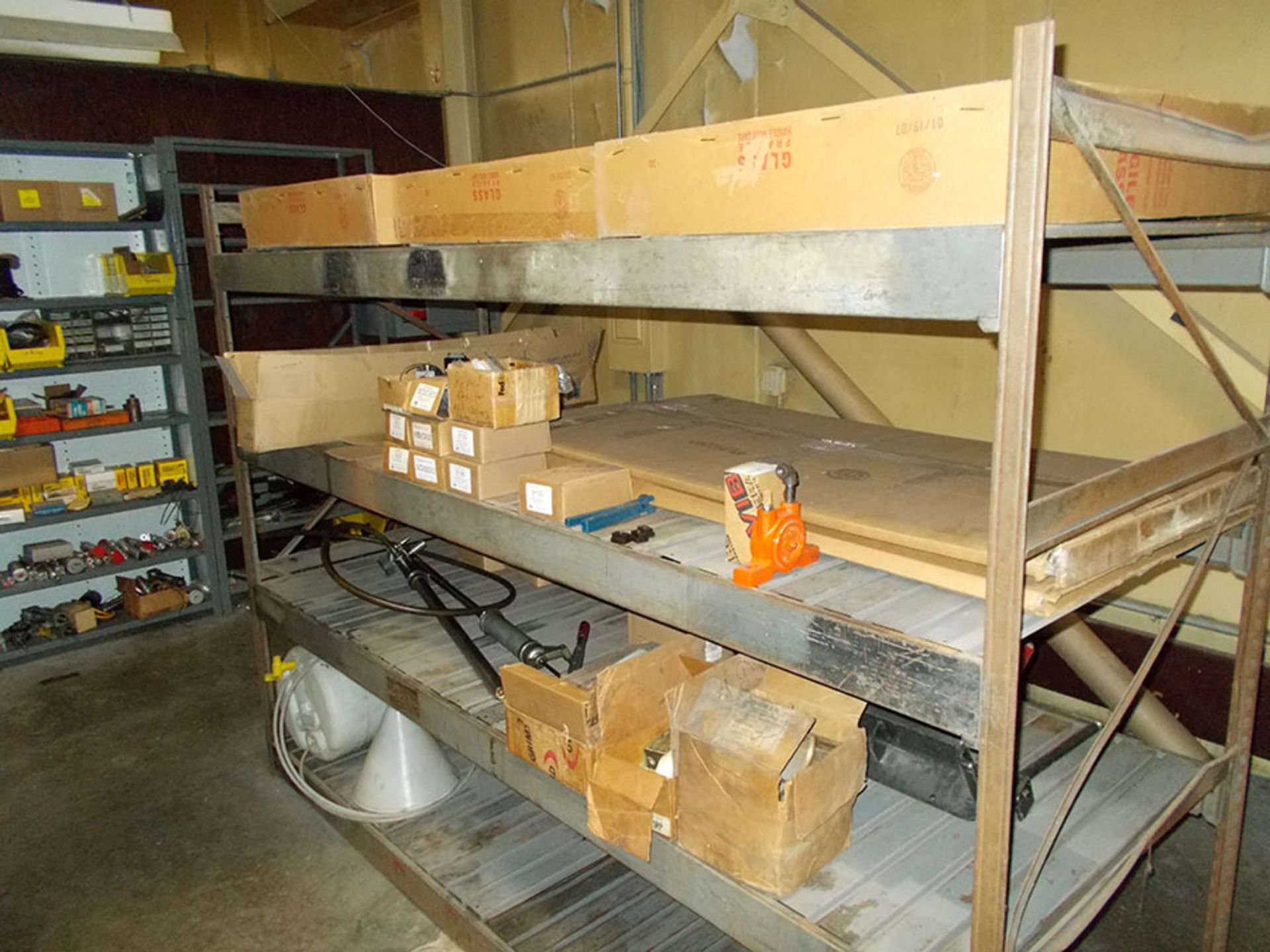 CONTENTS OF MAINTENANCE CRIB - Image 8 of 17