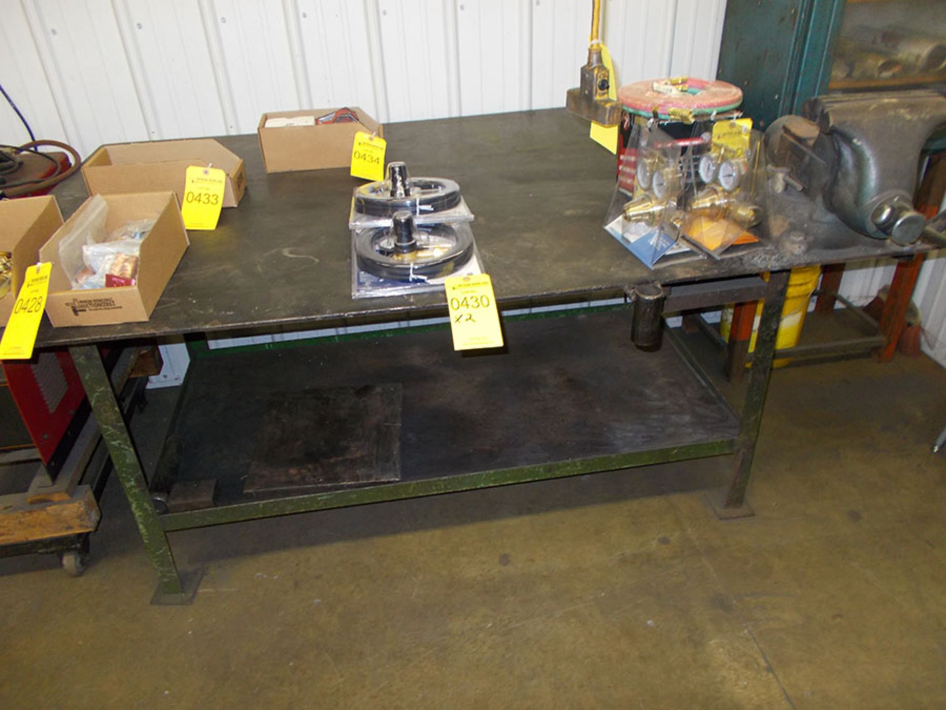 6' X 4' STEEL TABLE WITH 8'' VISE - Image 2 of 2