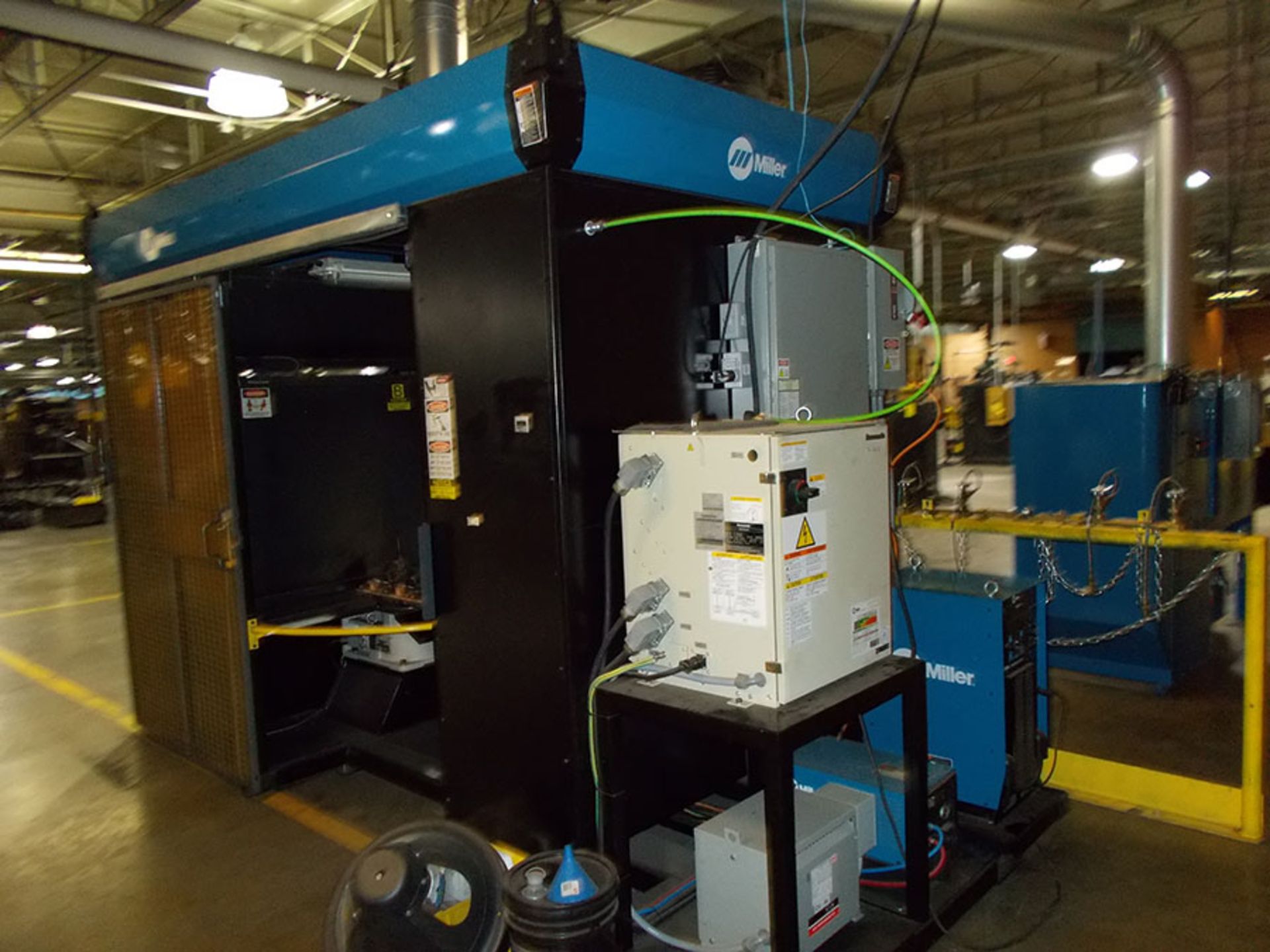 2016 MILLER ROBOTIC WELDING CELL; MODEL PA350S, S/N J1723, 2-STATION WELDING TABLE, PANASONIC - Image 6 of 16