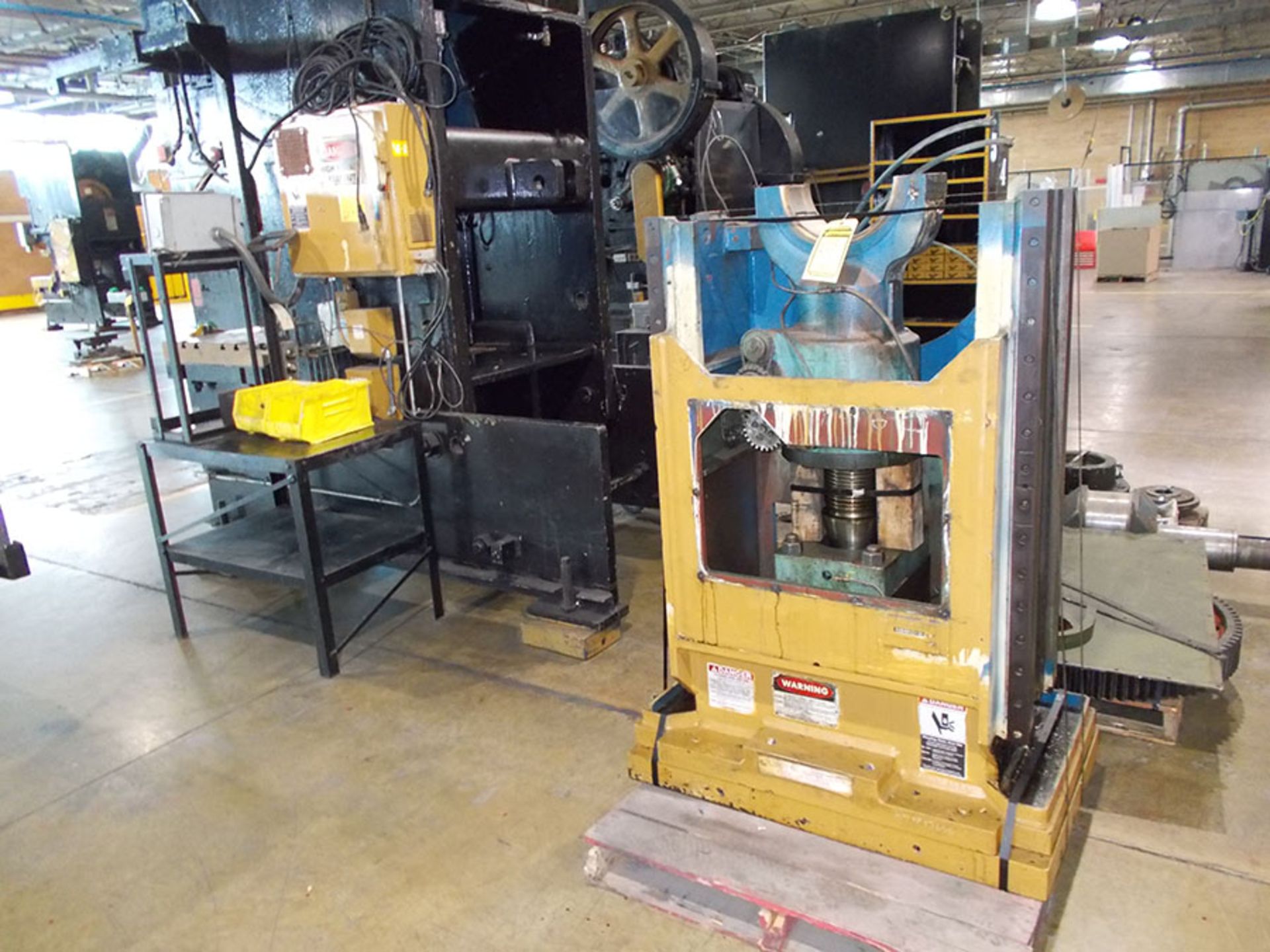 NIAGARA 150-TON PRESS; MODEL E-150, S/N 48030, 6'' STROKE, 22.5'' SHUT HEIGHT (OUT OF SERVICE) - Image 3 of 3