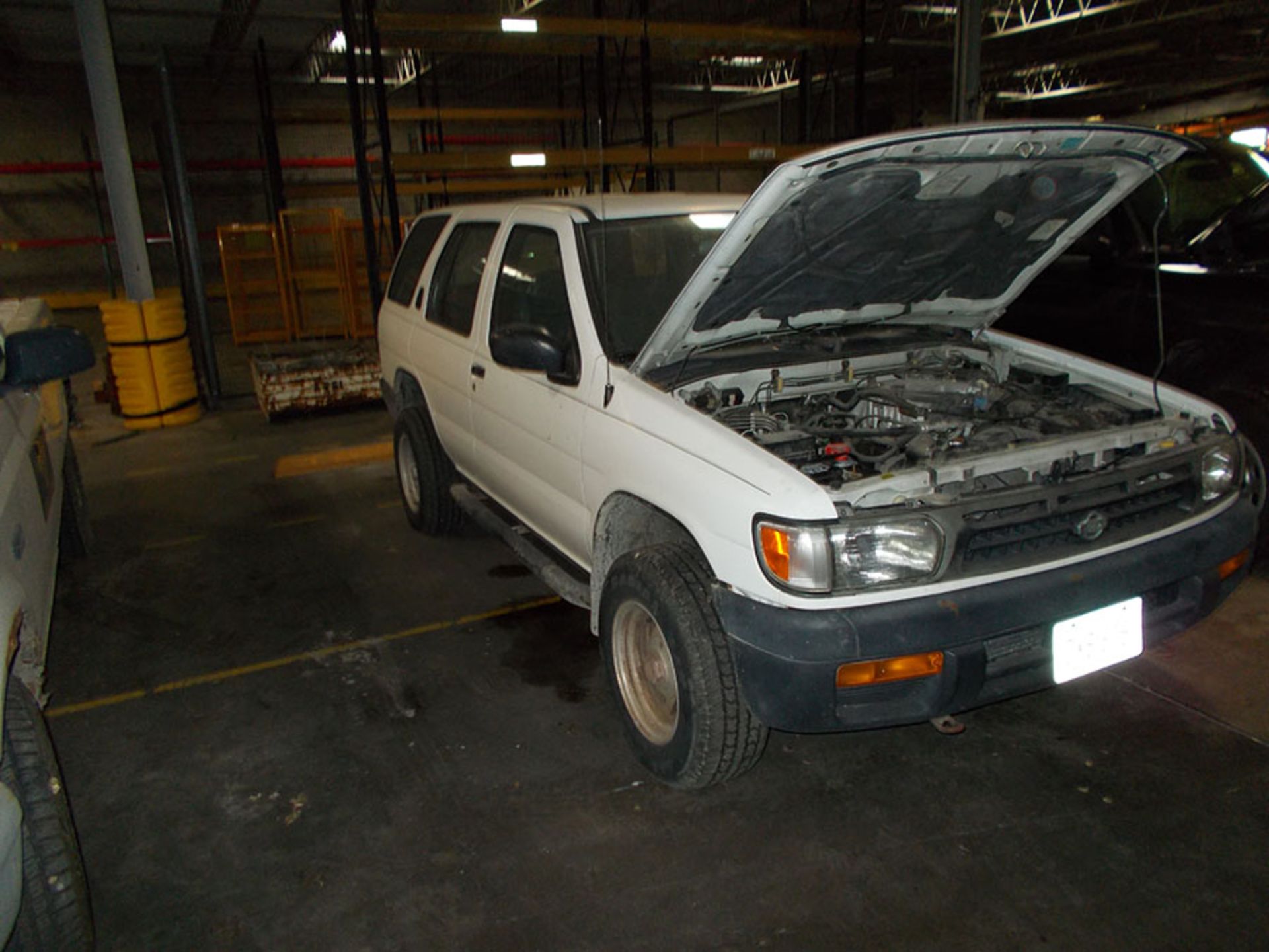 1996 NISSAN PATHFINDER 2-WHEEL DRIVE; 4-DOOR, 136,387 MILES, VIN JN8AR0556TW054008, 6-CYCLINDER - Image 2 of 7