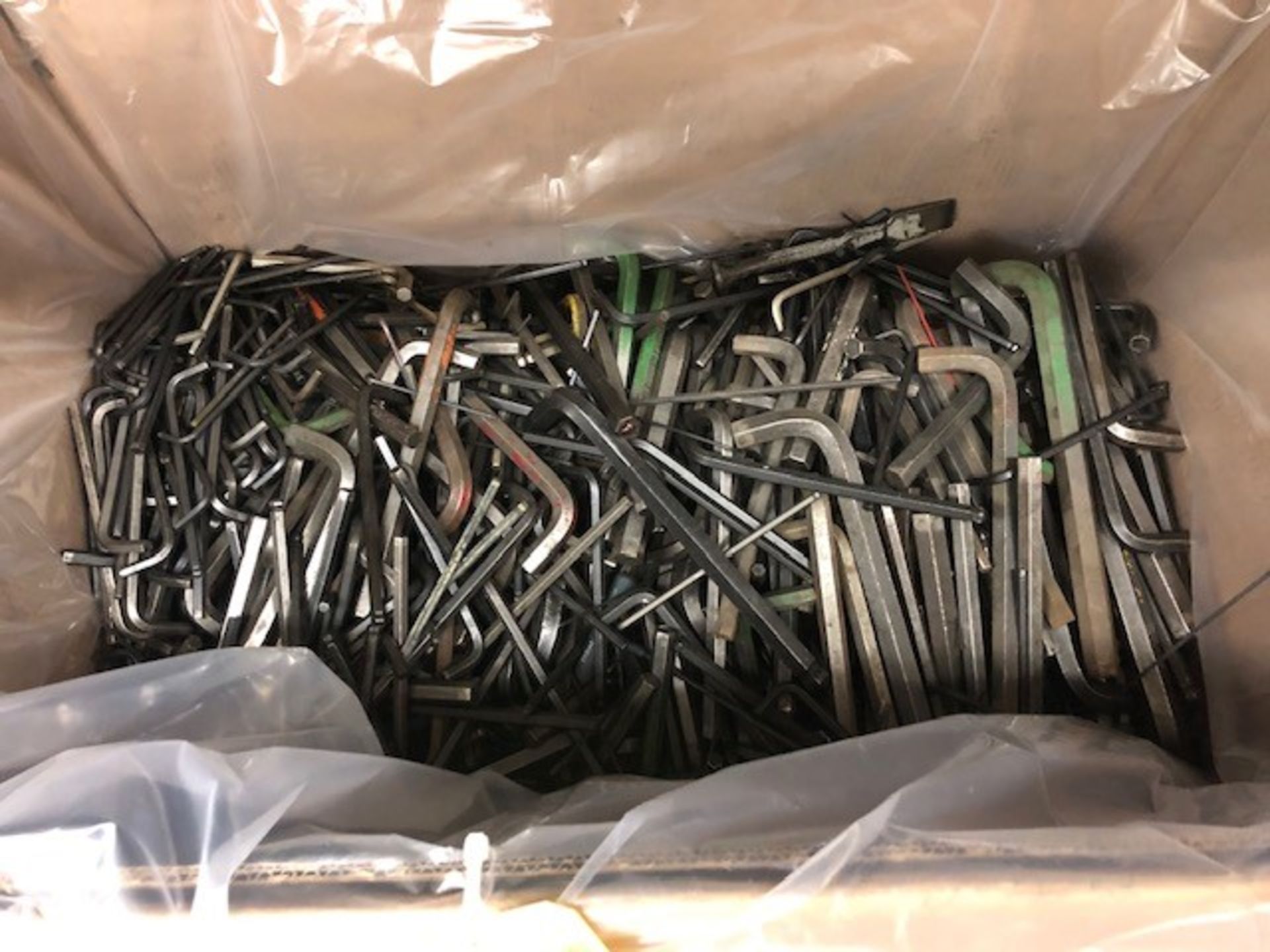 LARGE BOX OF ASSORTED HEX WRENCHES