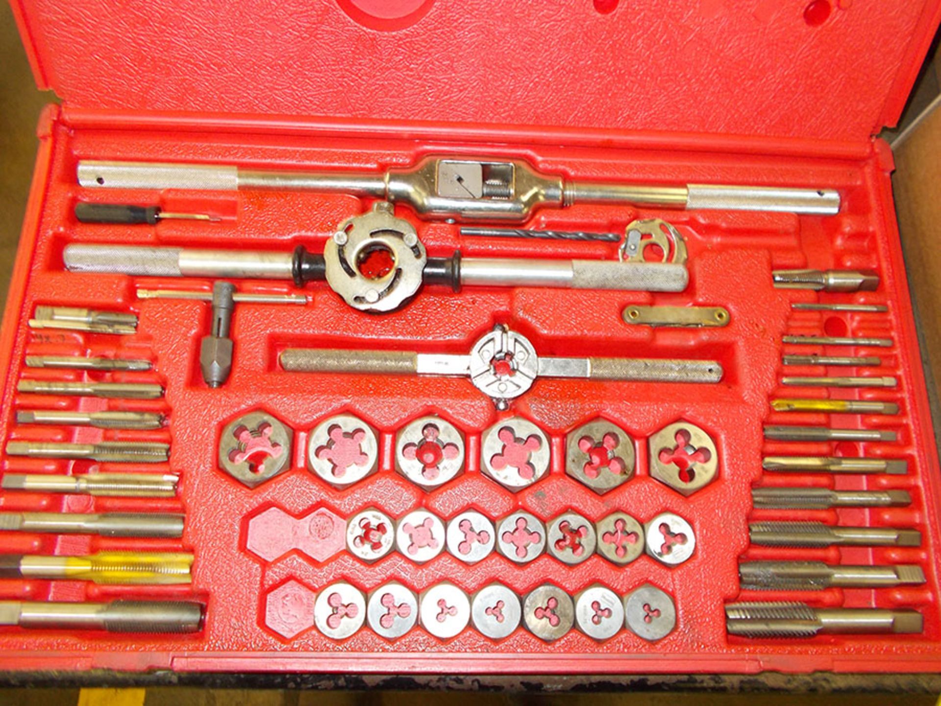 AMERICAN TOOL TAP & DIE SET