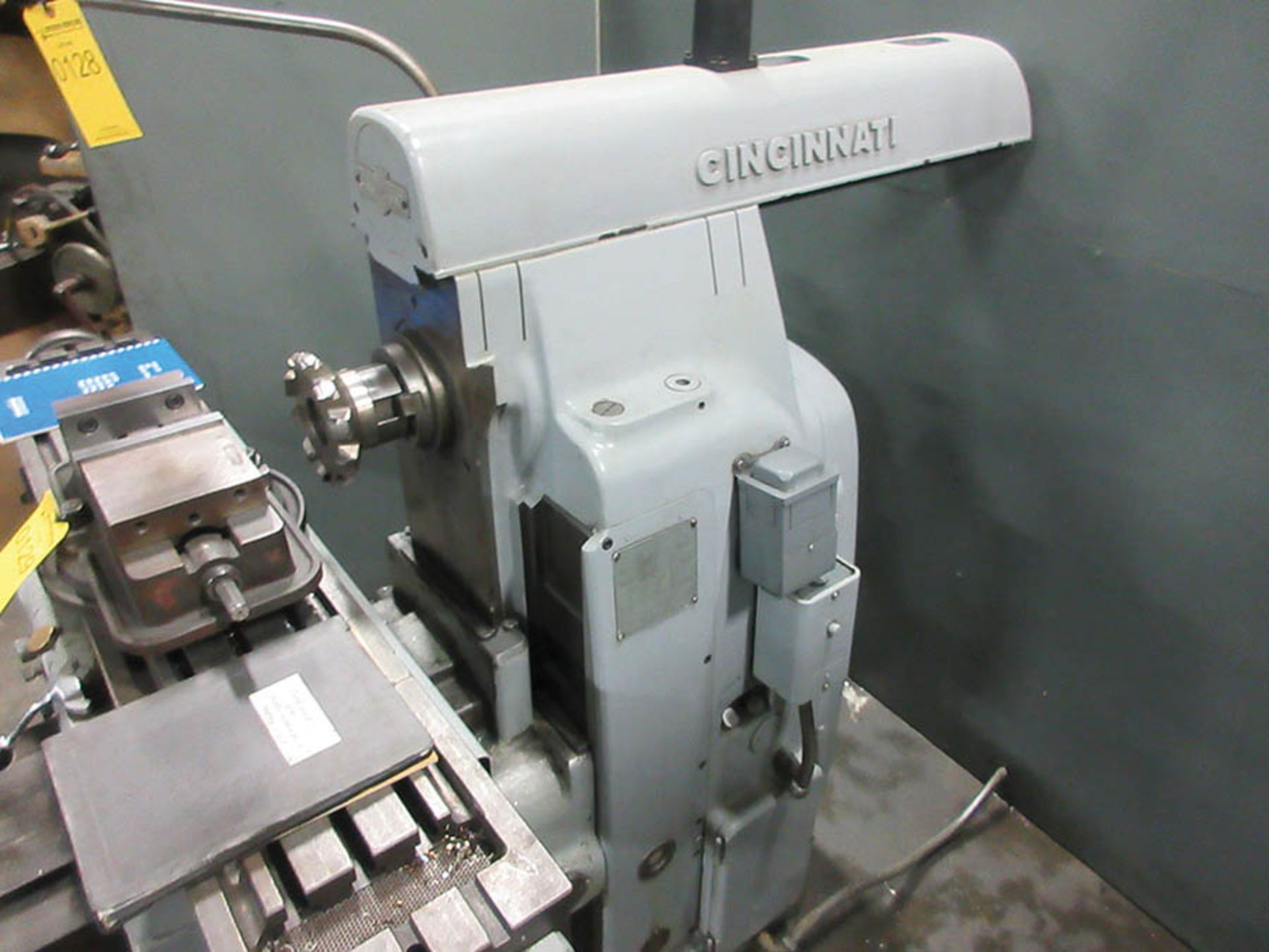 CINCINNATI HORIZONTAL MILLING MACHINE, MODEL NO.2 ML, SN 5J2U1V-57-R, 54" X 10" TABLE KNEE BED - Image 5 of 9