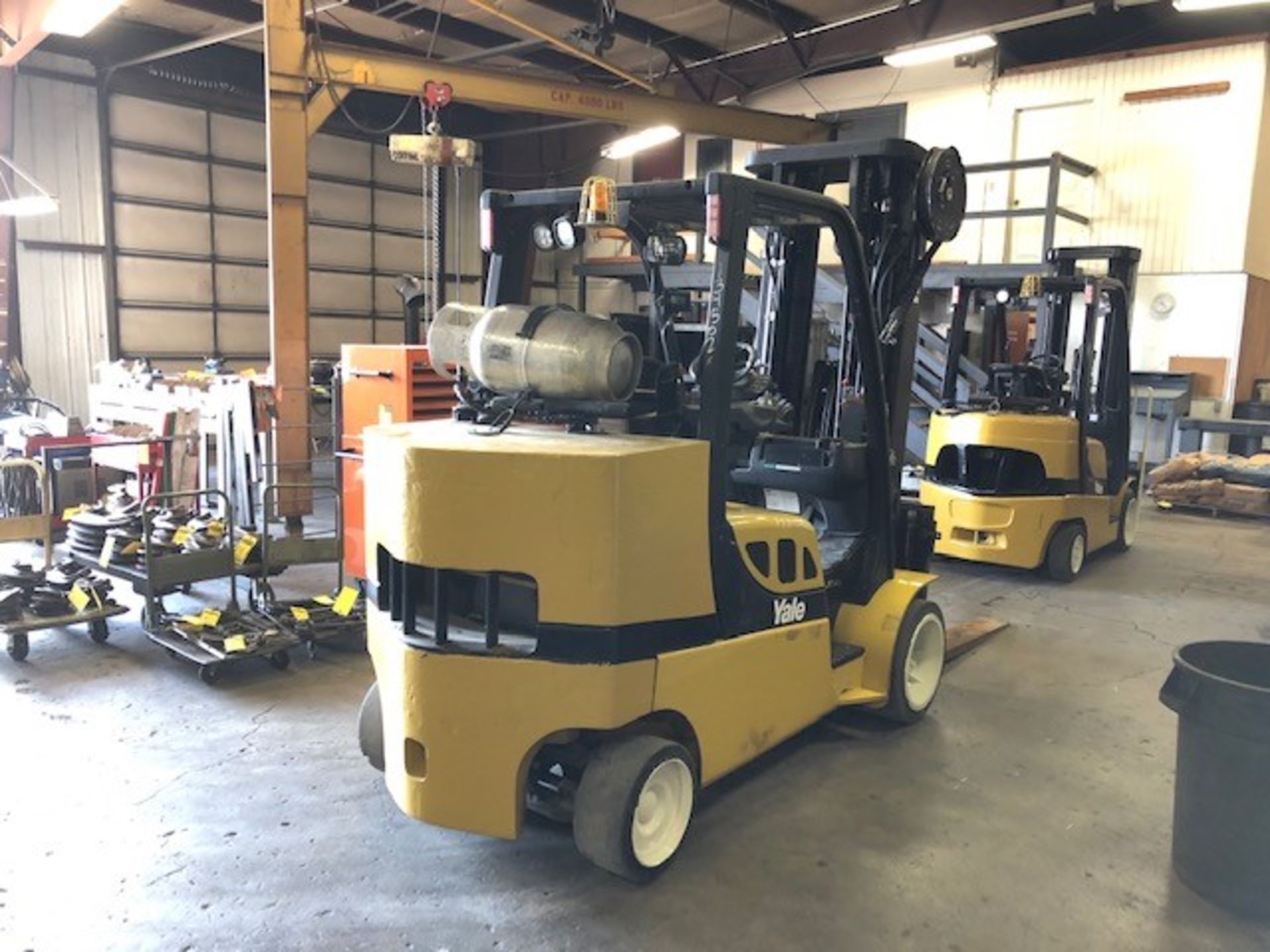 2014 YALE 12,000-LB. CAPACITY FORKLIFT, MODEL: GLC120VX, S/N: F818V02689M, LPG, SOLID TIRES, 3-STAGE - Image 3 of 5