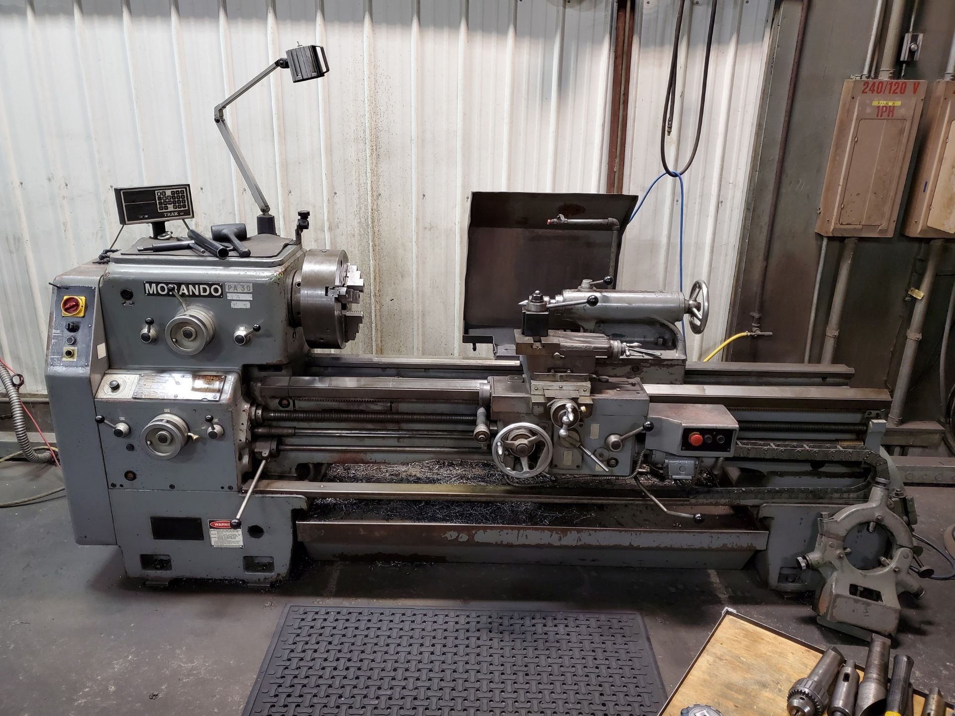 MORANDO PA-30 HORIZONTAL ENGINE LATHE - Image 8 of 11