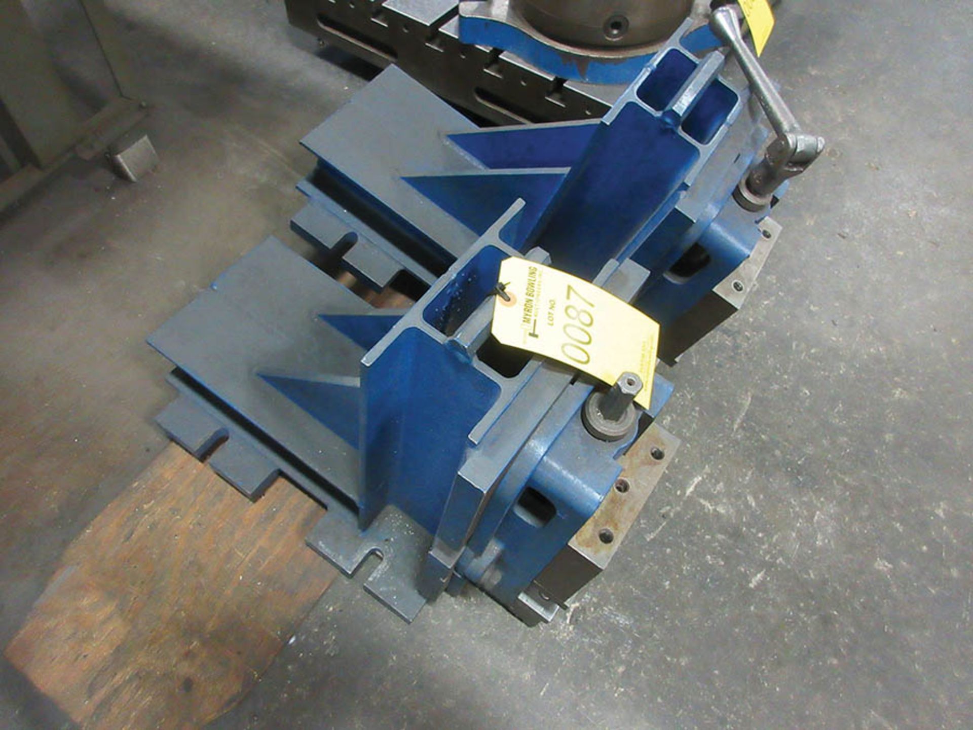 SET OF ANGLE PLATE MACHINE VISE CLAMPS