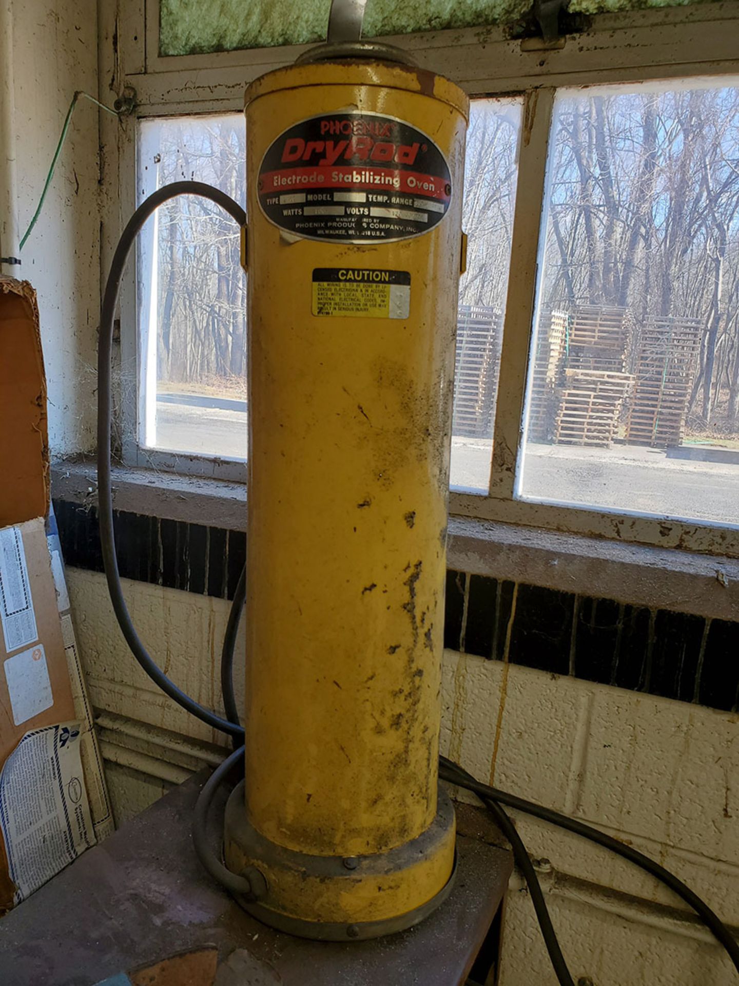 SKID OF ASSORTED WELDING SUPPLIES; WIRE, GLOVES, PLUG, BLANKET TIPS, ACETYLENE 2-CYLINDER CART - Image 14 of 14